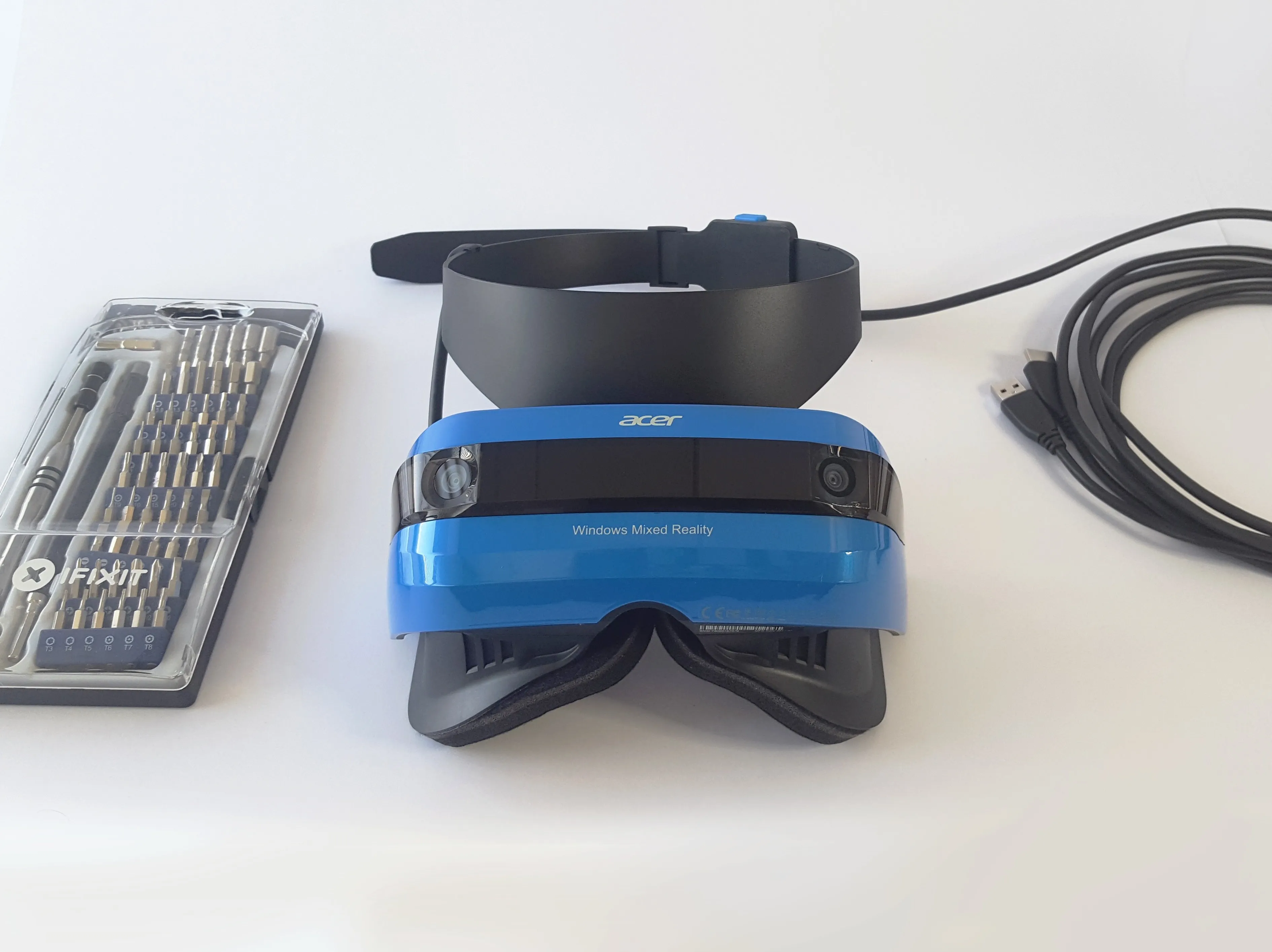 Acer Windows Mixed Reality Headset Developer Edition Teardown, обзор: шаг 1, изображение 1 из 2