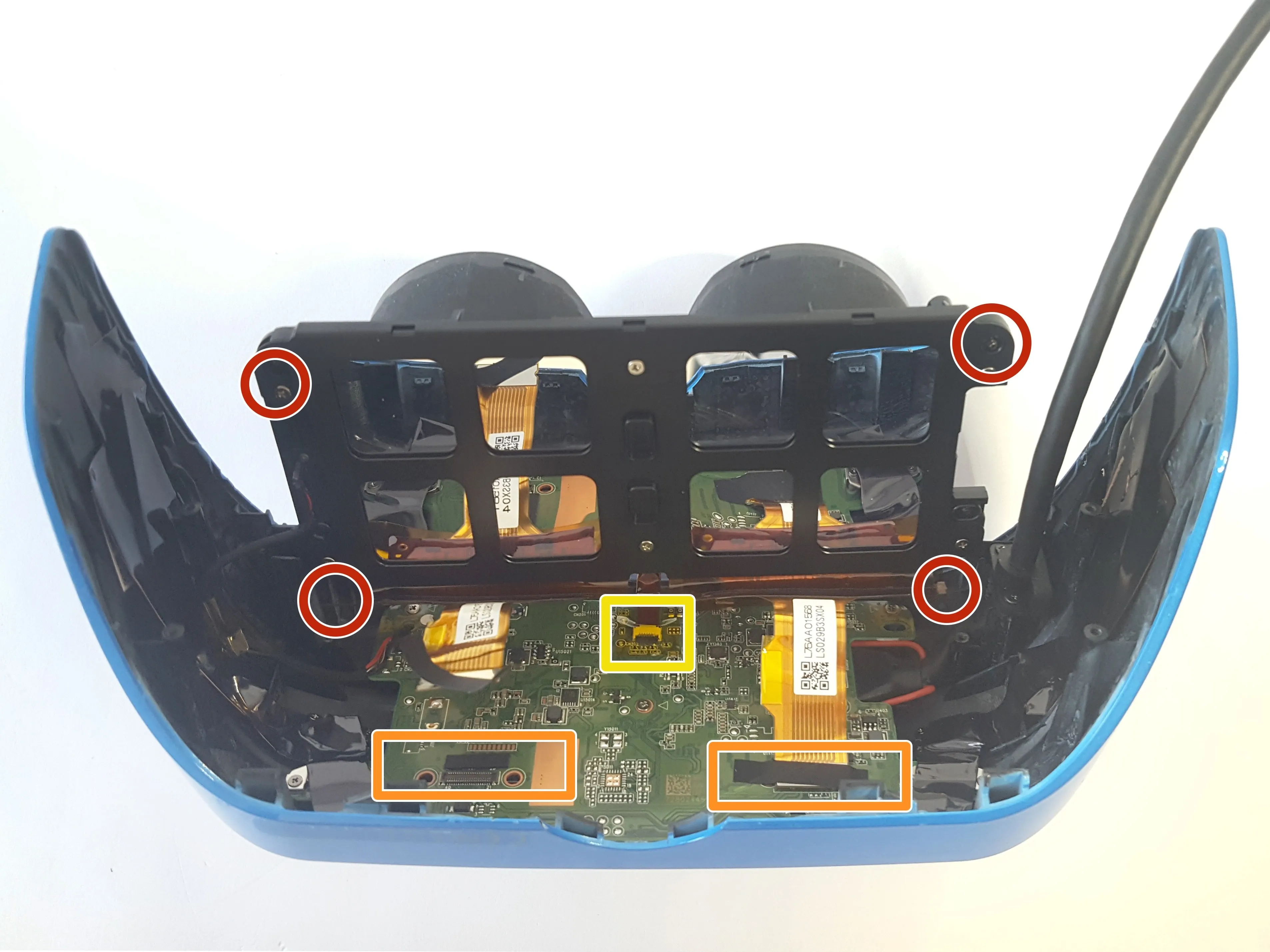 Acer Windows Mixed Reality Headset Developer Edition Teardown, снятие линзы: шаг 7, изображение 1 из 3