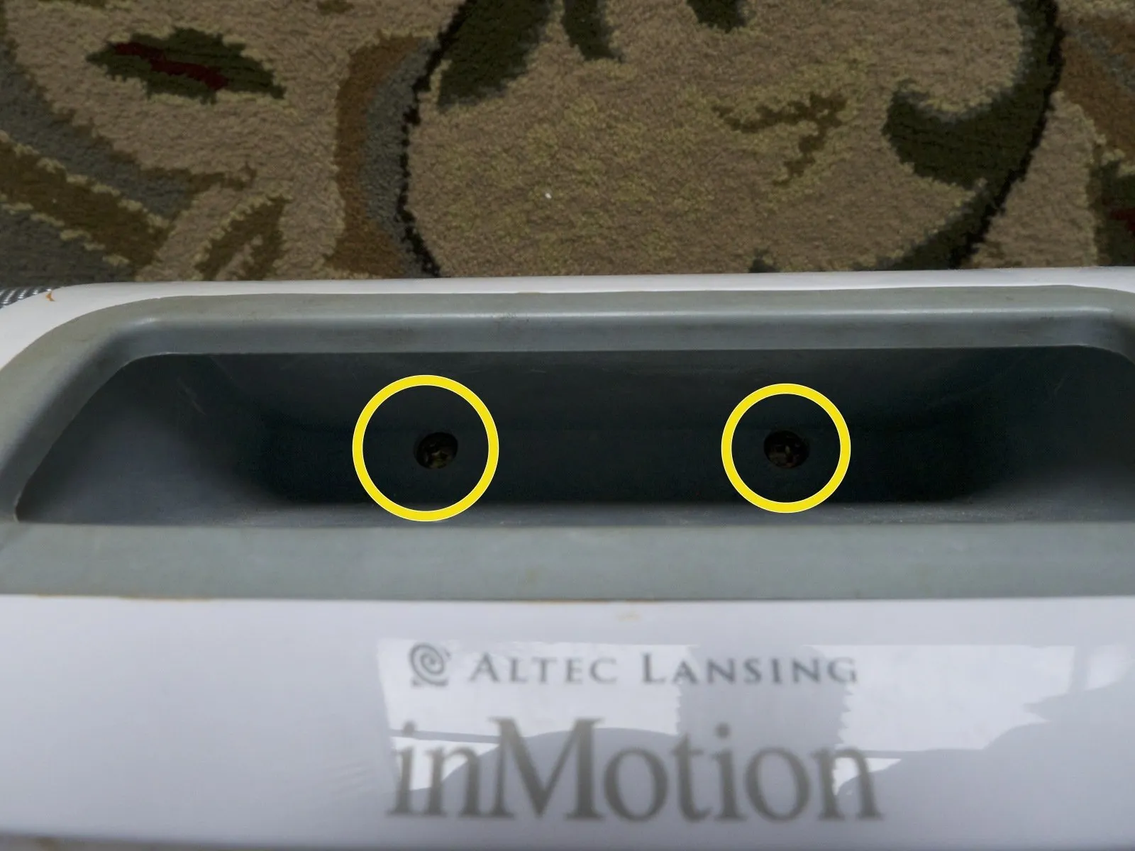 Altec Lansing iM7 Teardown, Altec Lansing iM7 Teardown: шаг 1, изображение 2 из 2