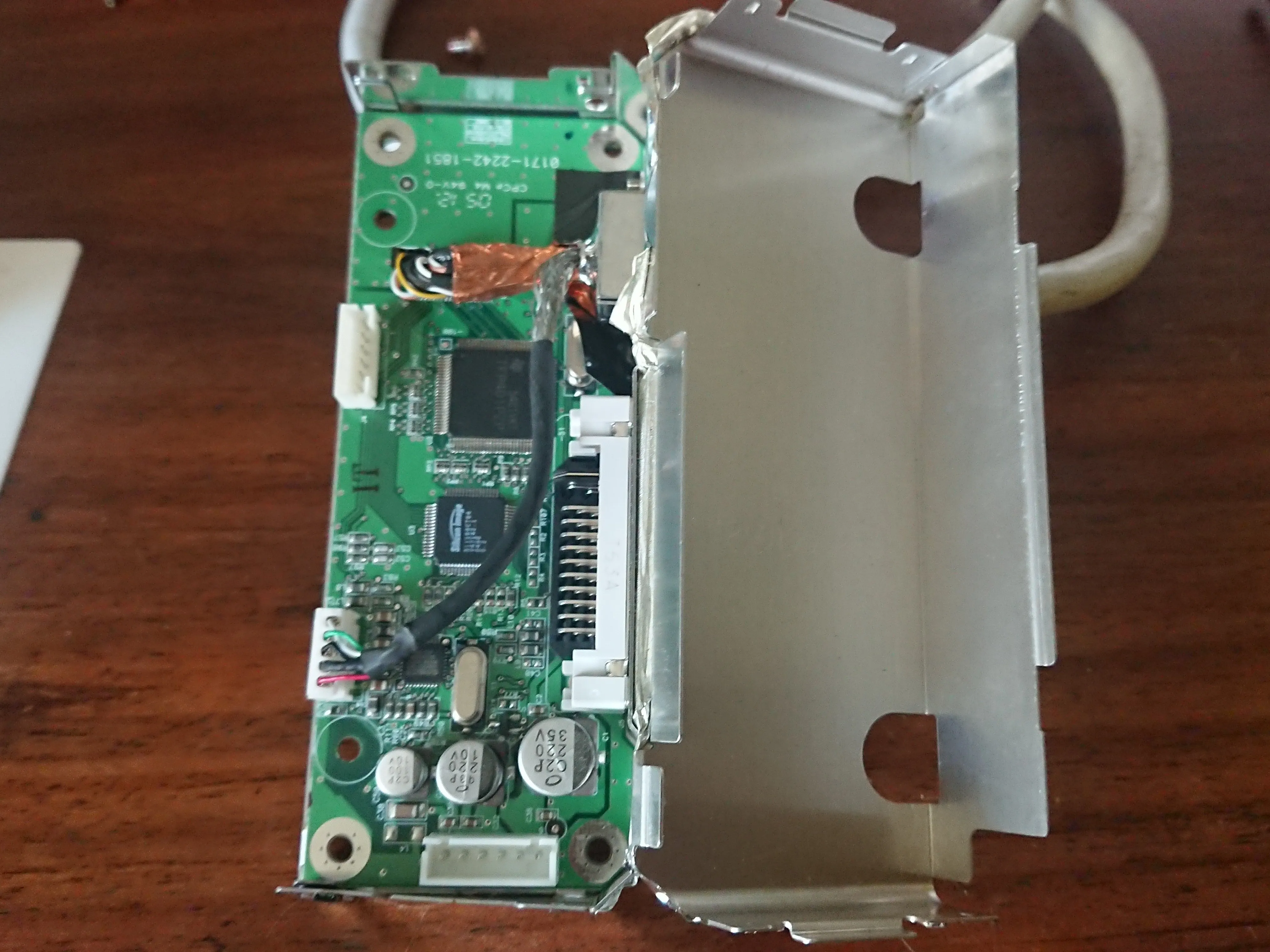 Apple DVI to ADC Adapter Teardown, снятие логической платы: шаг 5, изображение 1 из 1