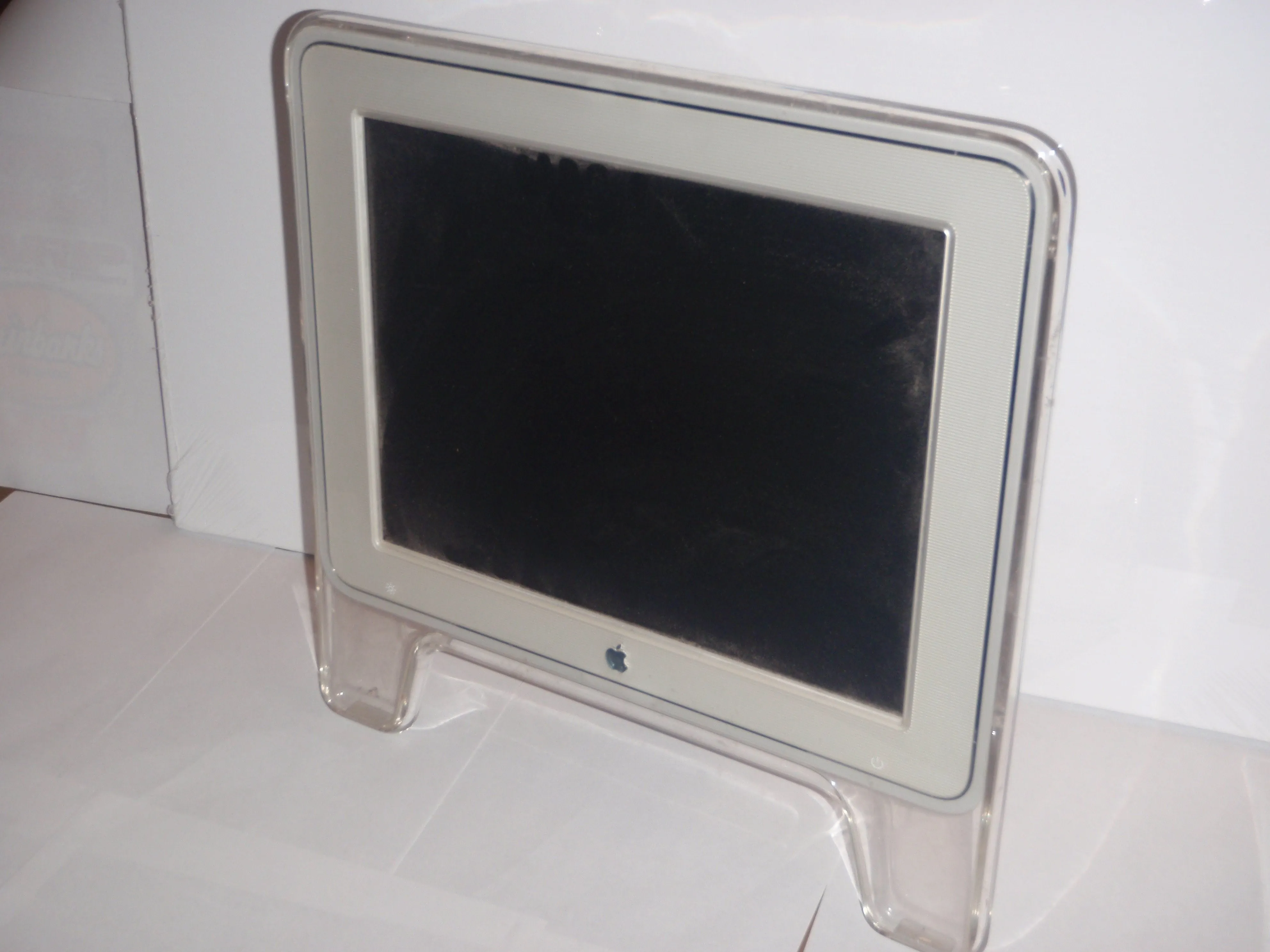 Разборка Apple Studio Display M2454