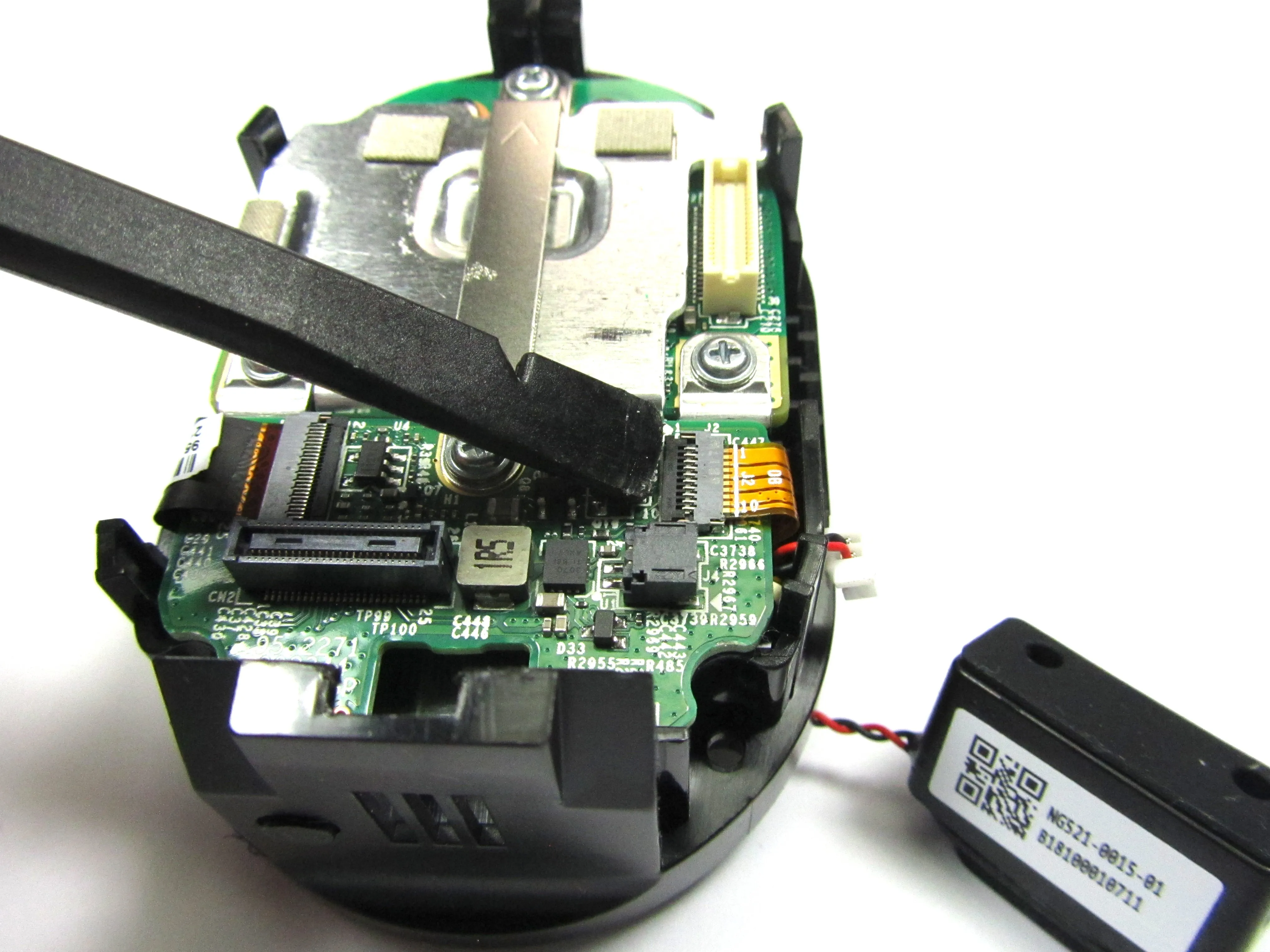 Arlo Ultra 2 Teardown: шаг 7, изображение 2 из 3