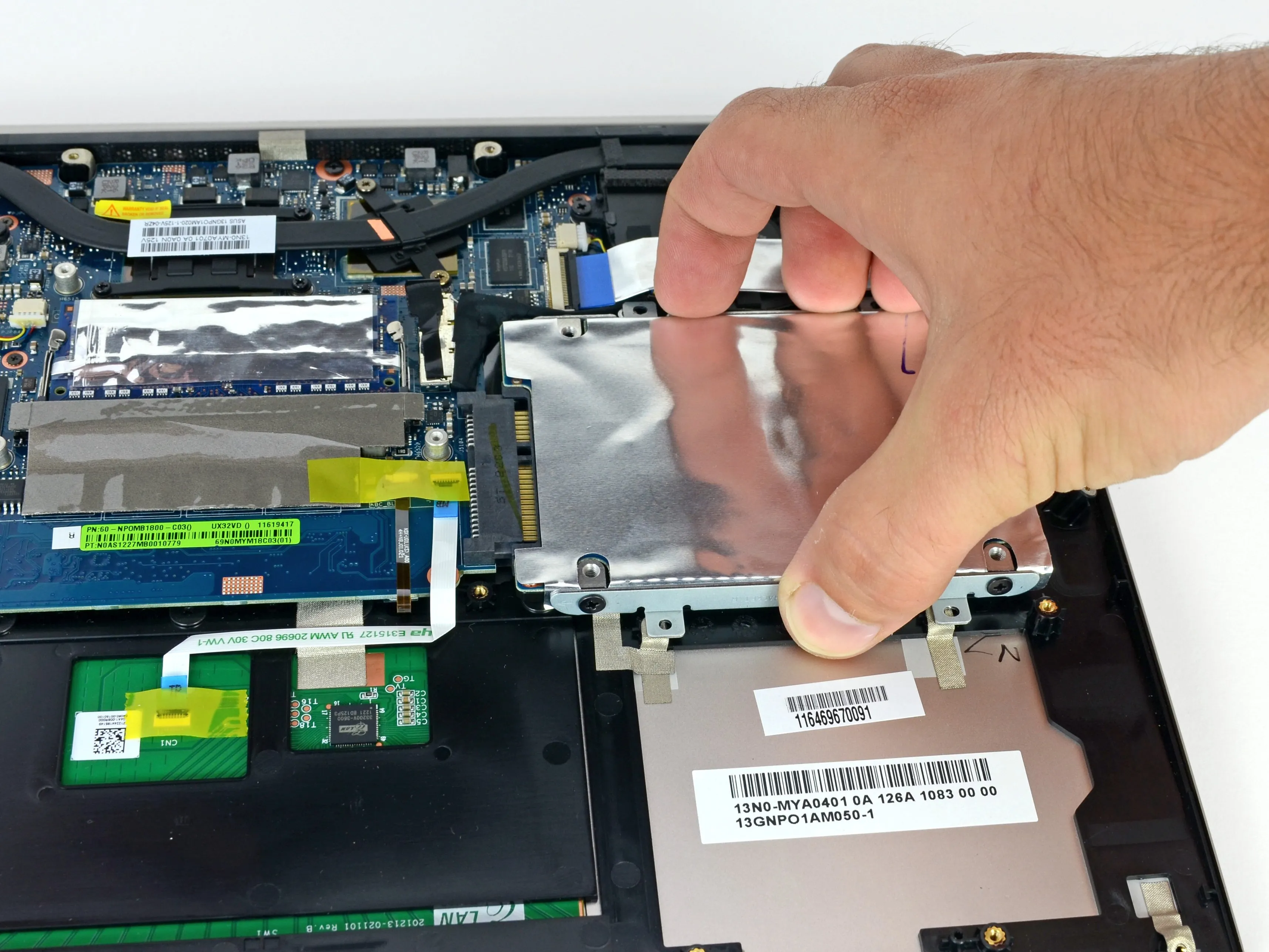 Asus Zenbook UX32VD Teardown: шаг 11, изображение 1 из 2