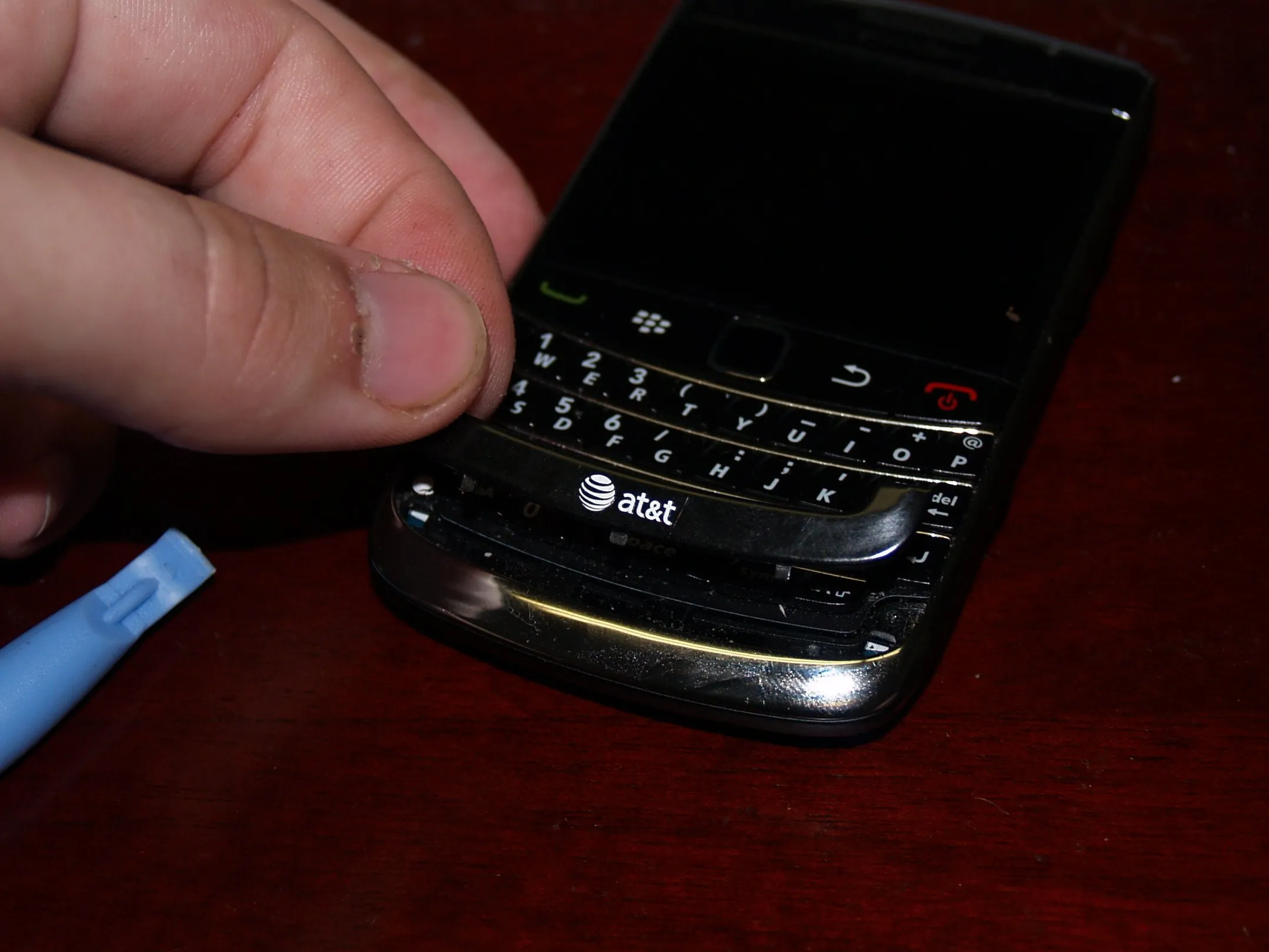 Разборка BlackBerry Bold 9700: шаг 4, изображение 3 из 3