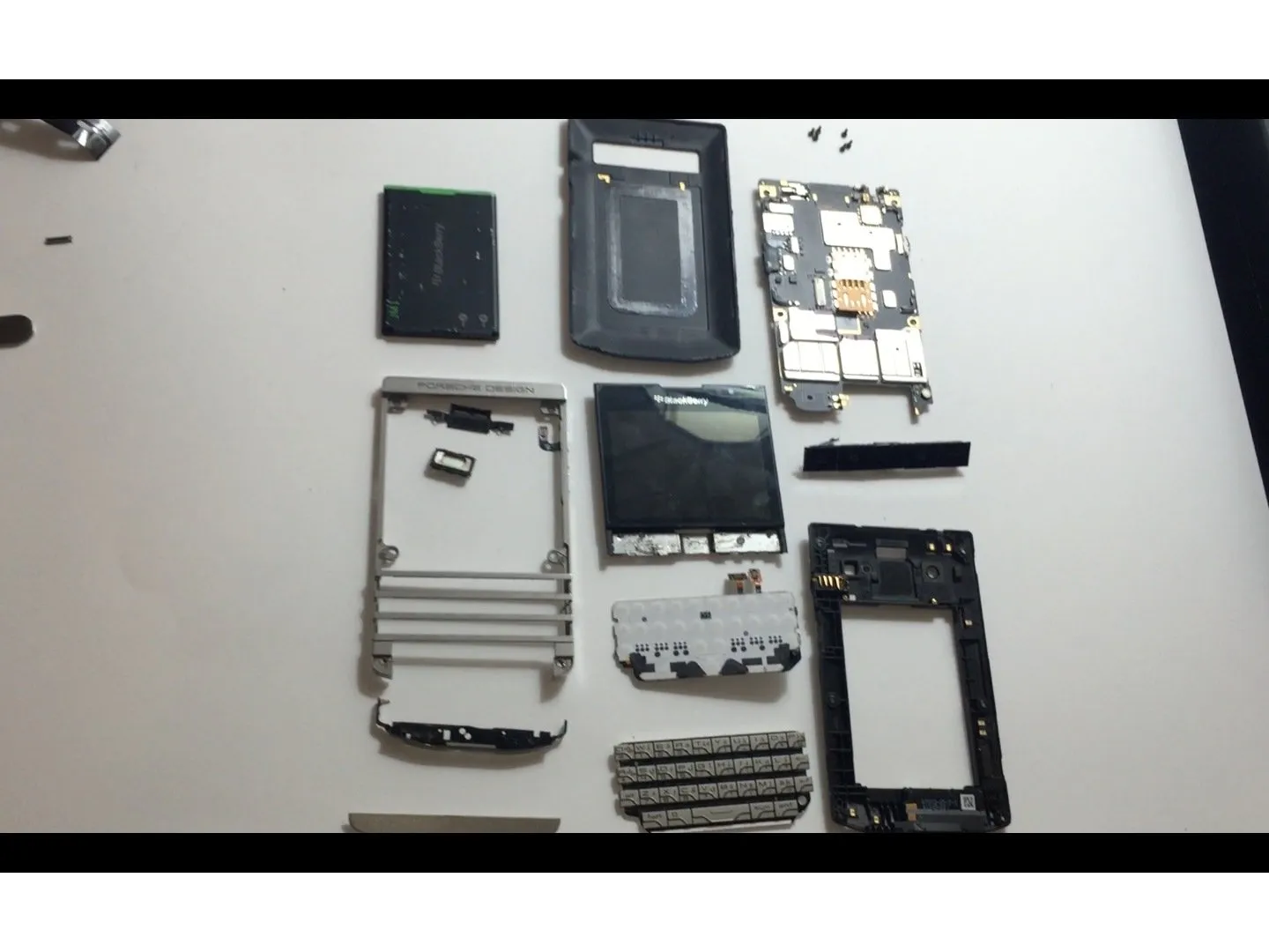 BlackBerry porsche design P'9981 Teardown: step 14, image 3 of 3