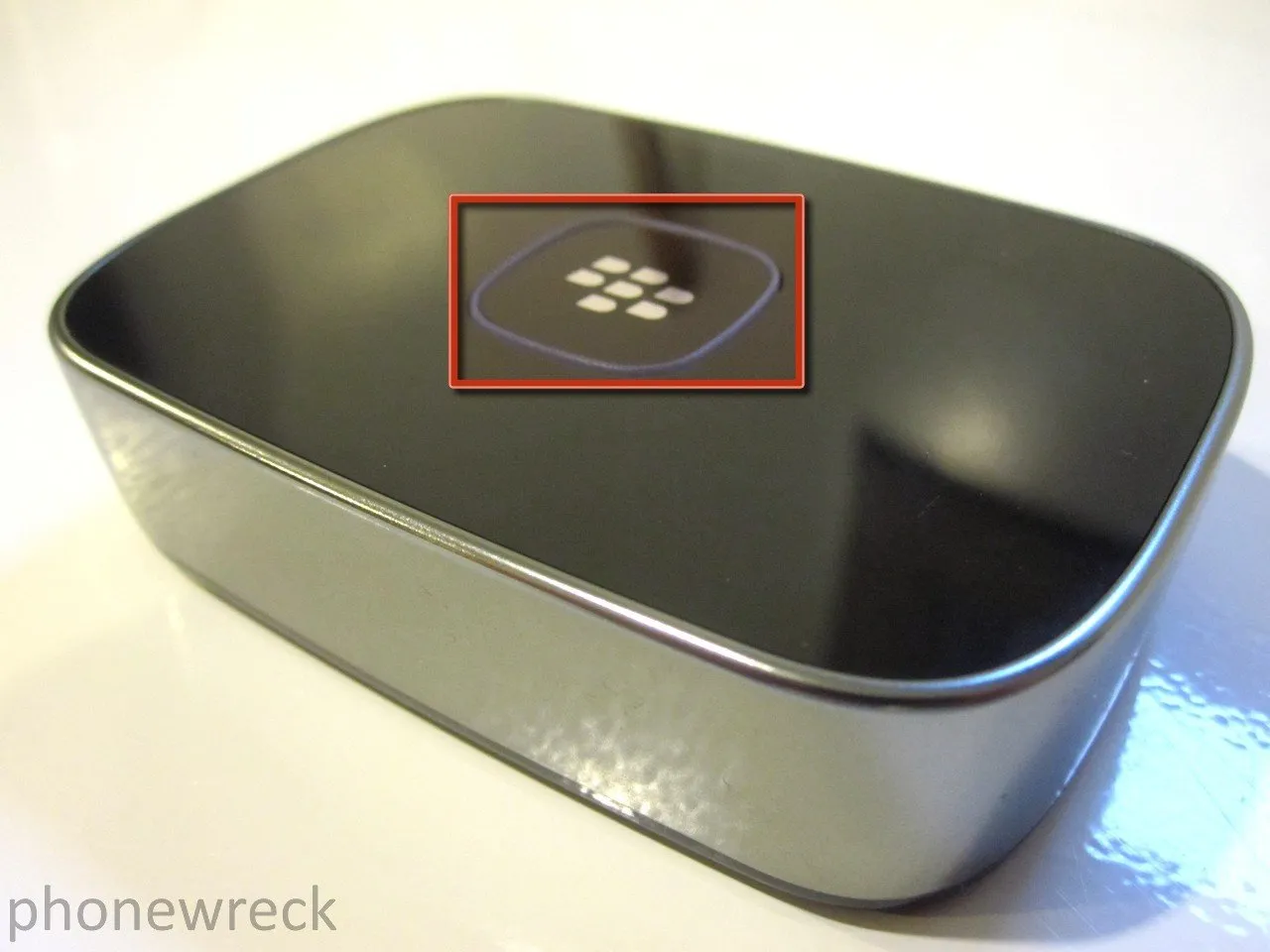 BlackBerry Presenter Teardown, BlackBerry Presenter Teardown: шаг 1, изображение 2 из 3