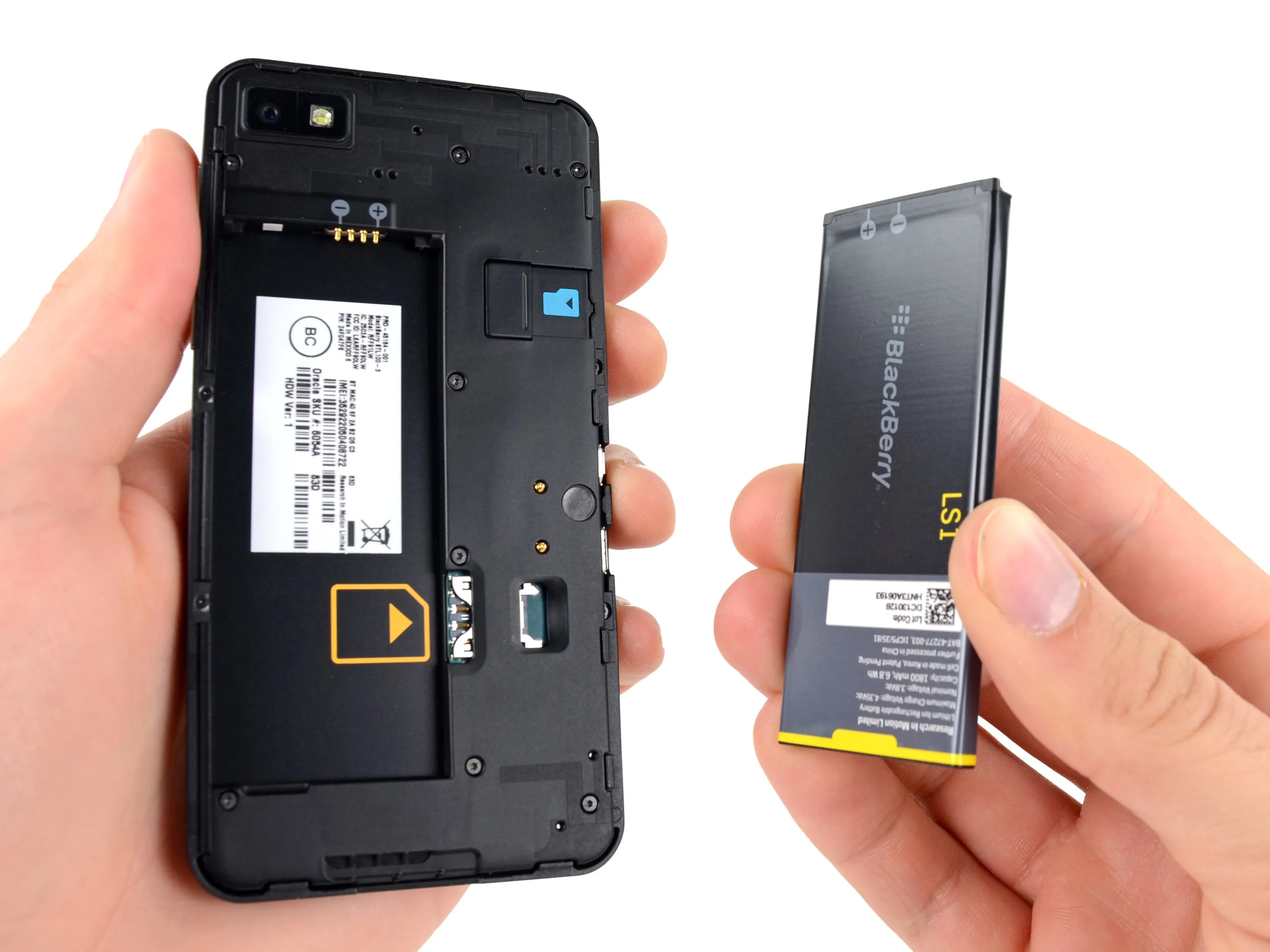 Разборка BlackBerry Z10: шаг 5, изображение 2 из 3