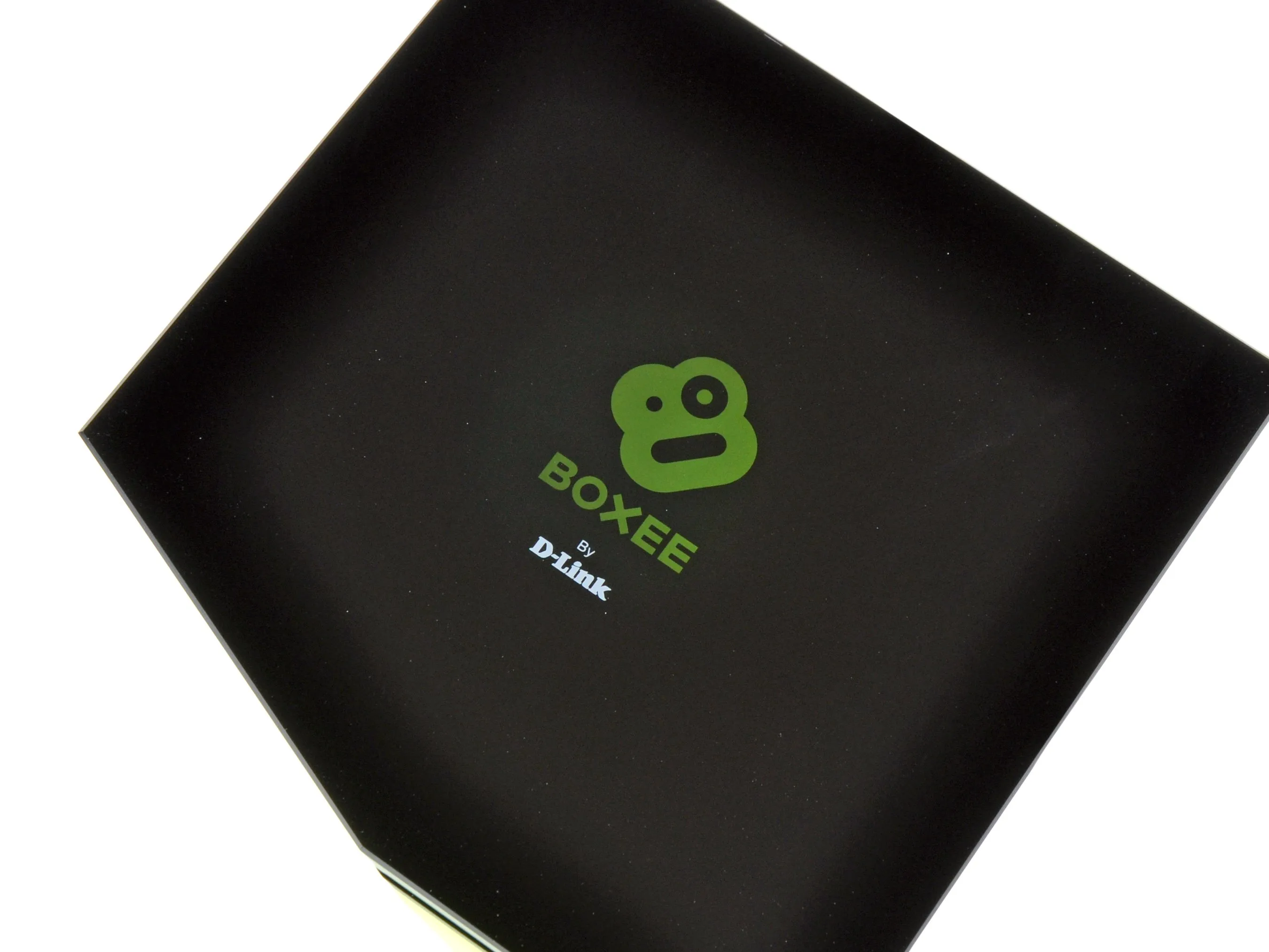 Boxee Box Teardown, Boxee Box Teardown: шаг 1, изображение 3 из 3