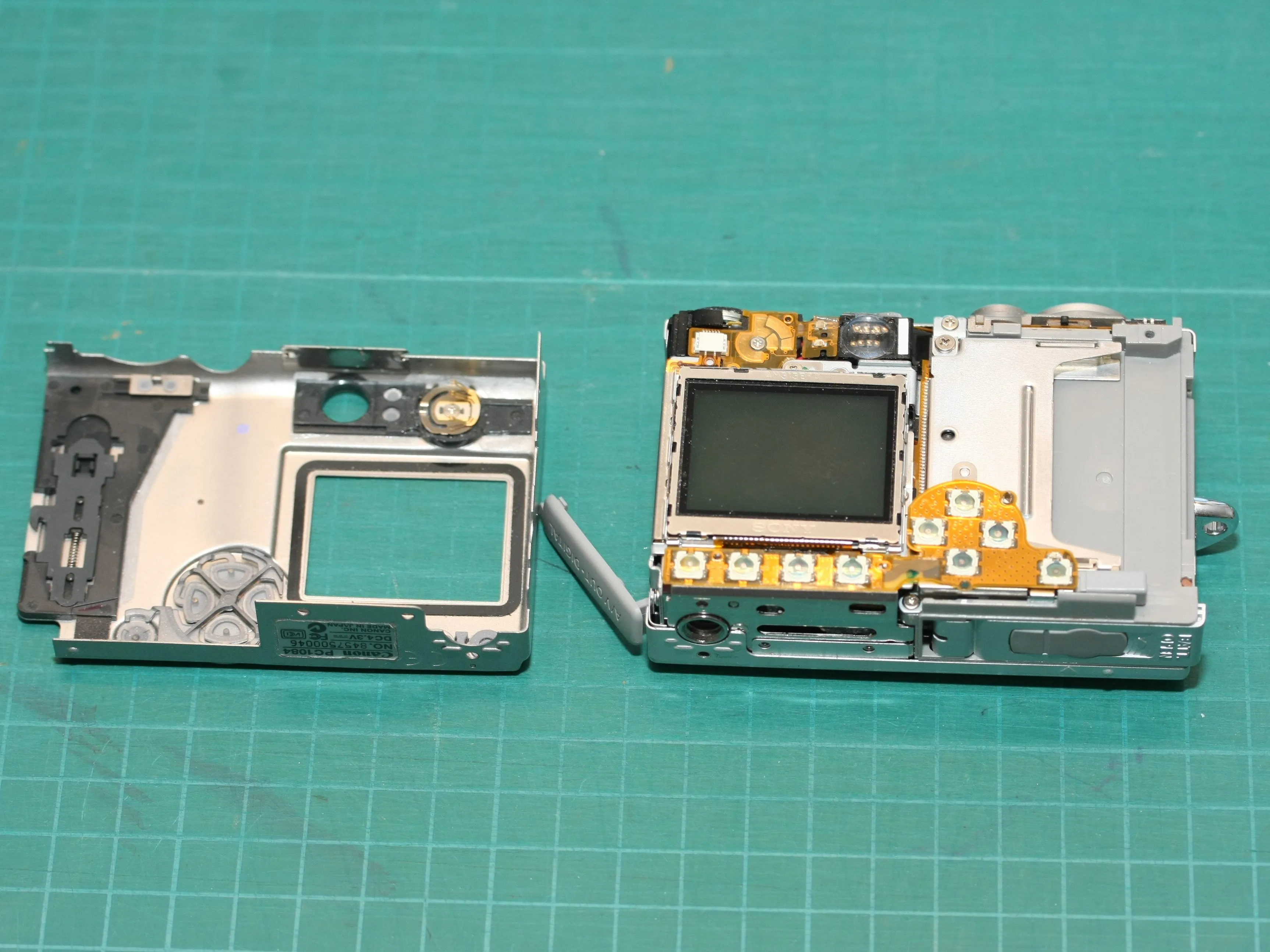 Canon PowerShot S500 Teardown: шаг 4, изображение 1 из 2