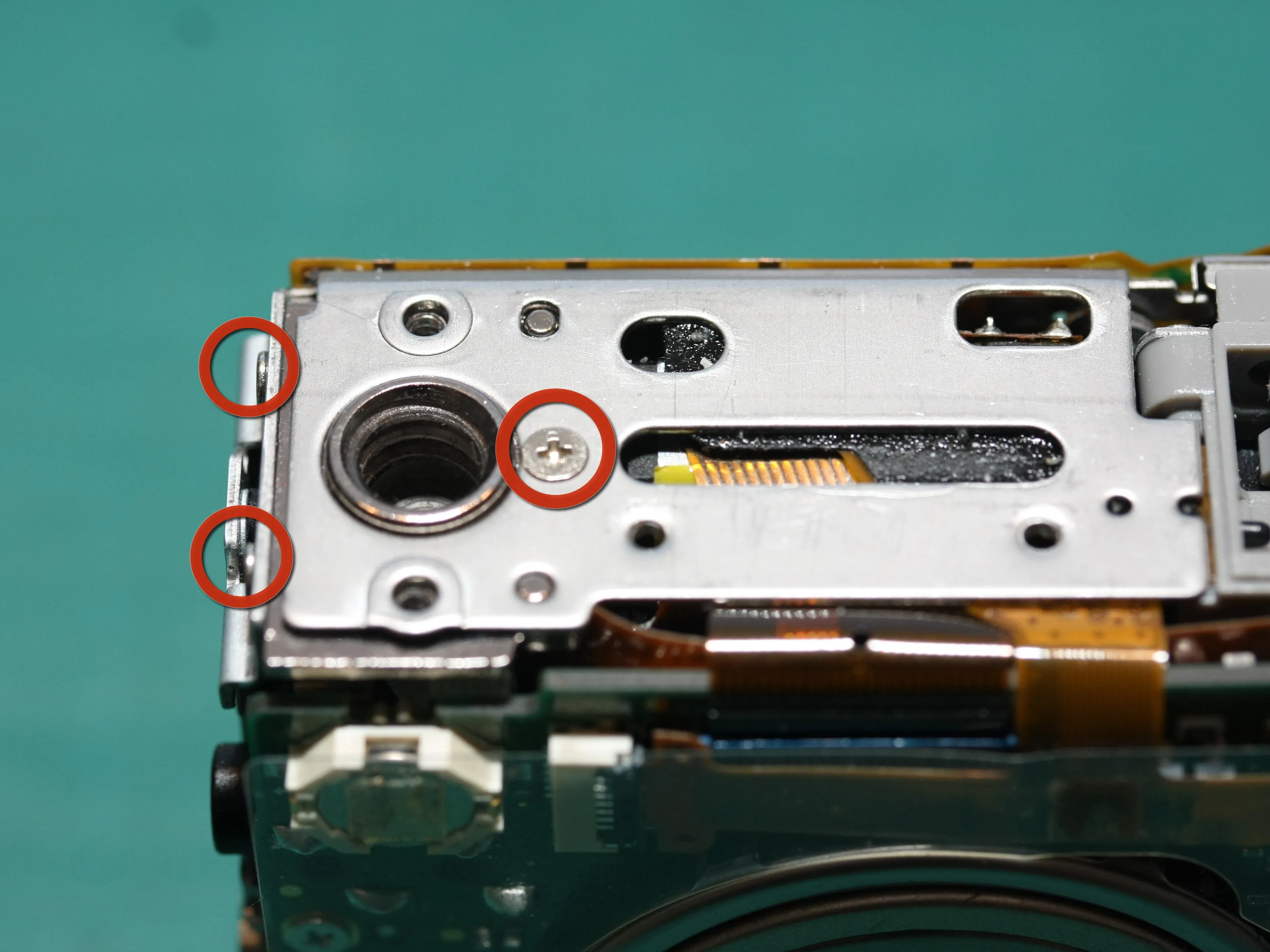 Canon PowerShot S500 Teardown: шаг 7, изображение 1 из 2