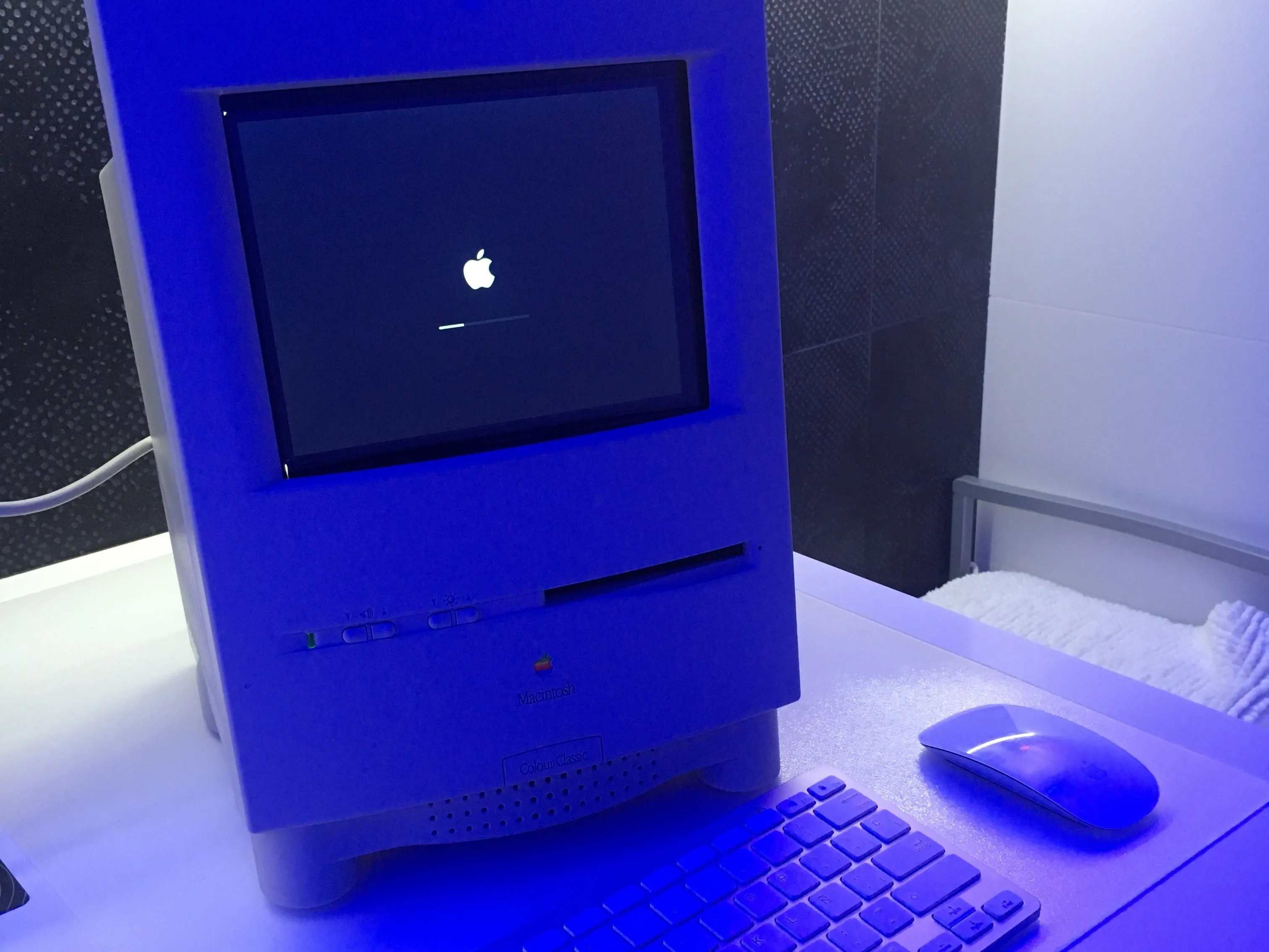 Полностью обновленный Macintosh Color Classic к своему 25-летию (Mac Mini внутри): шаг 12, изображение 1 из 1