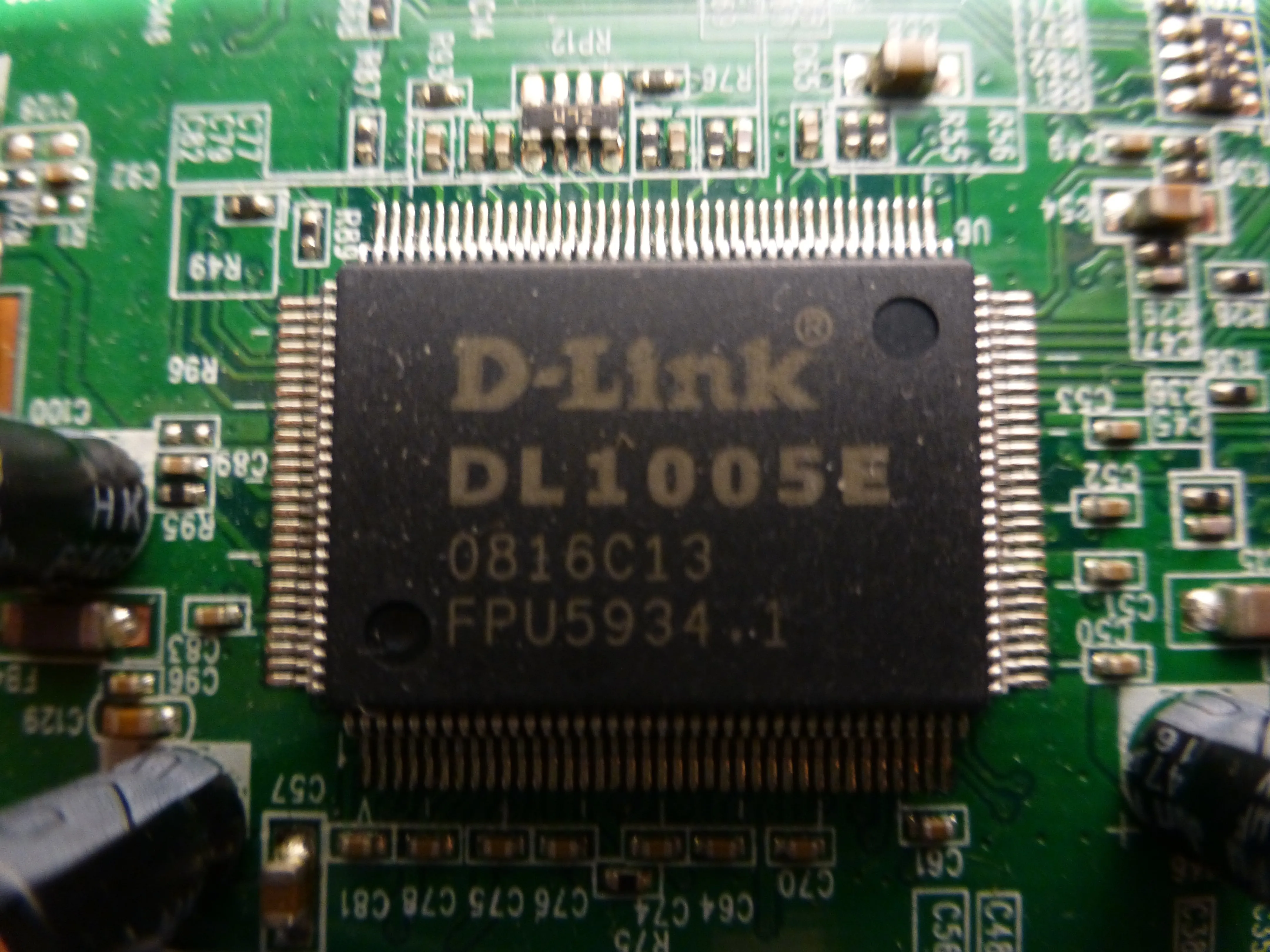 D-link DI-524 Teardown, микросхемы: шаг 4, изображение 2 из 3