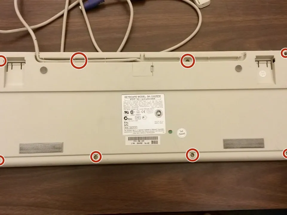 Dell QuietKey Keyboard Teardown, Dell QuietKey Keyboard Teardown: шаг 1, изображение 2 из 2