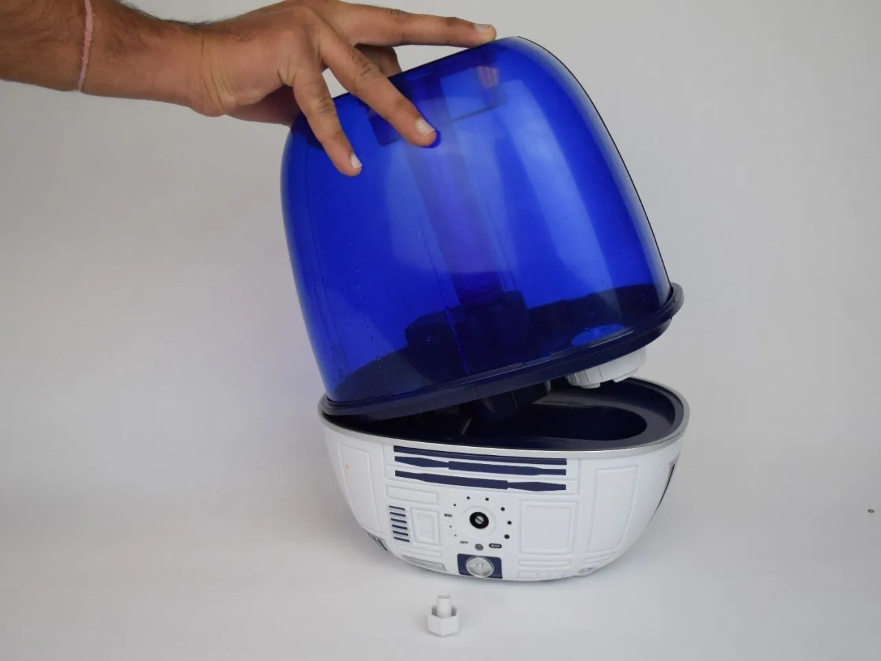 EMSON Star Wars R2-D2 Ultrasonic Cool Mist Humidifier (One Gallon) Teardown: шаг 3, изображение 1 из 2