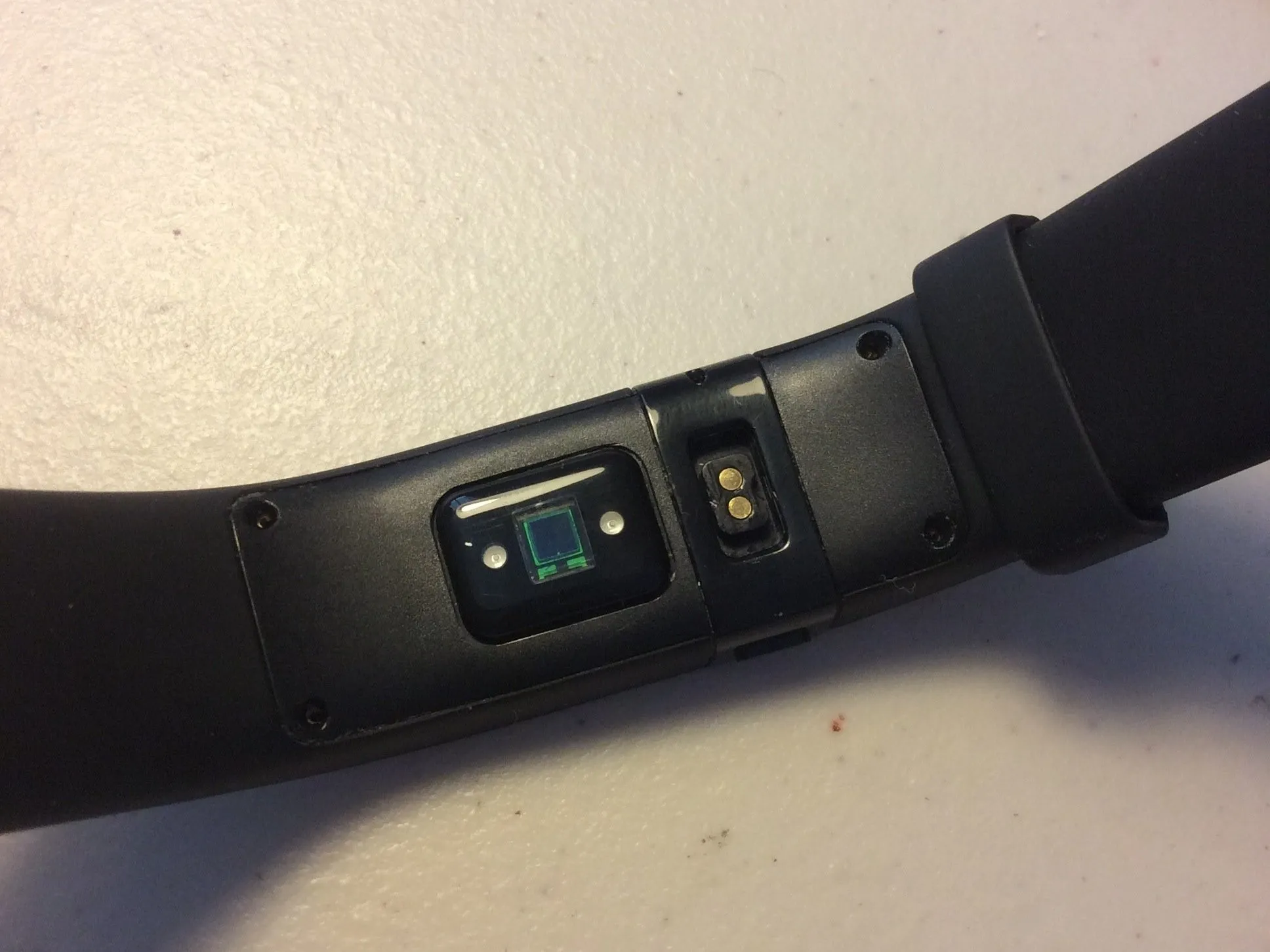 Разборка Fitbit Charge HR