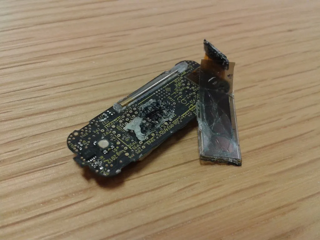 Fitbit One Teardown: шаг 3, изображение 2 из 2