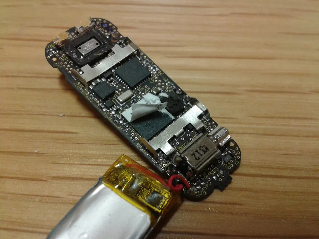 Fitbit One Teardown: шаг 5, изображение 2 из 2