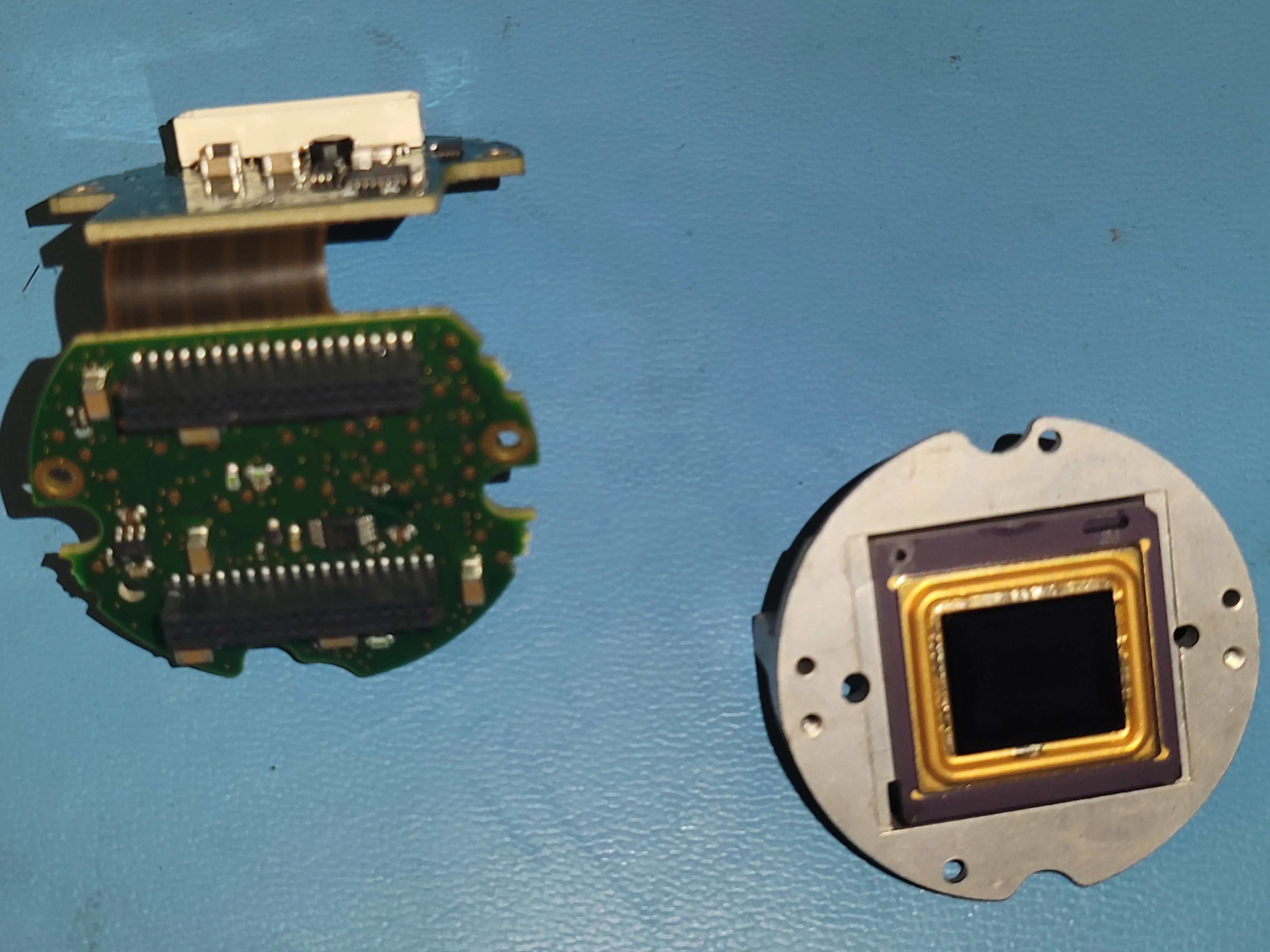 Flir A600 Teardown: шаг 7, изображение 1 из 3