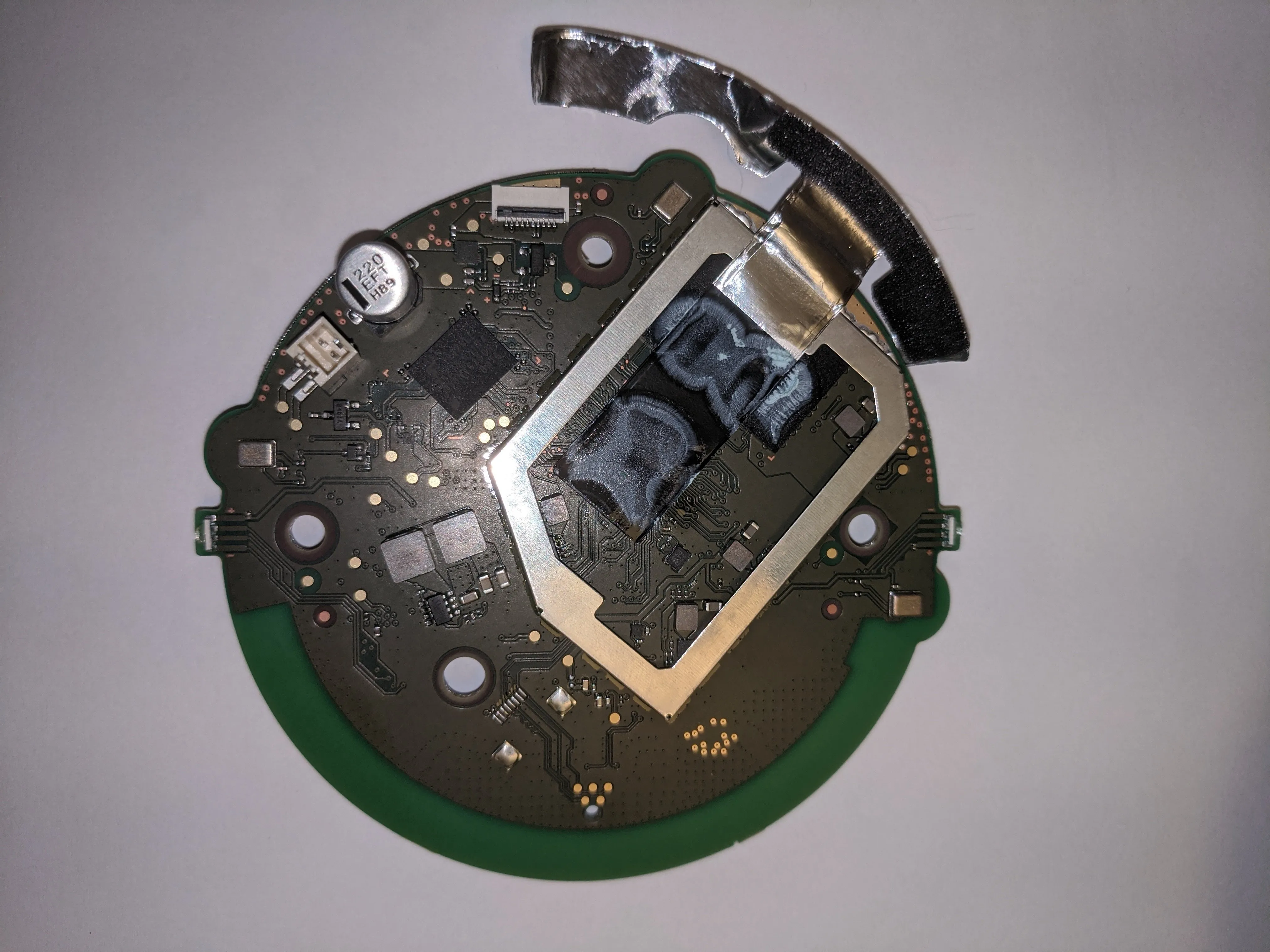 Google Nest Mini (2 поколение) Teardown, Naked: шаг 7, изображение 1 из 2