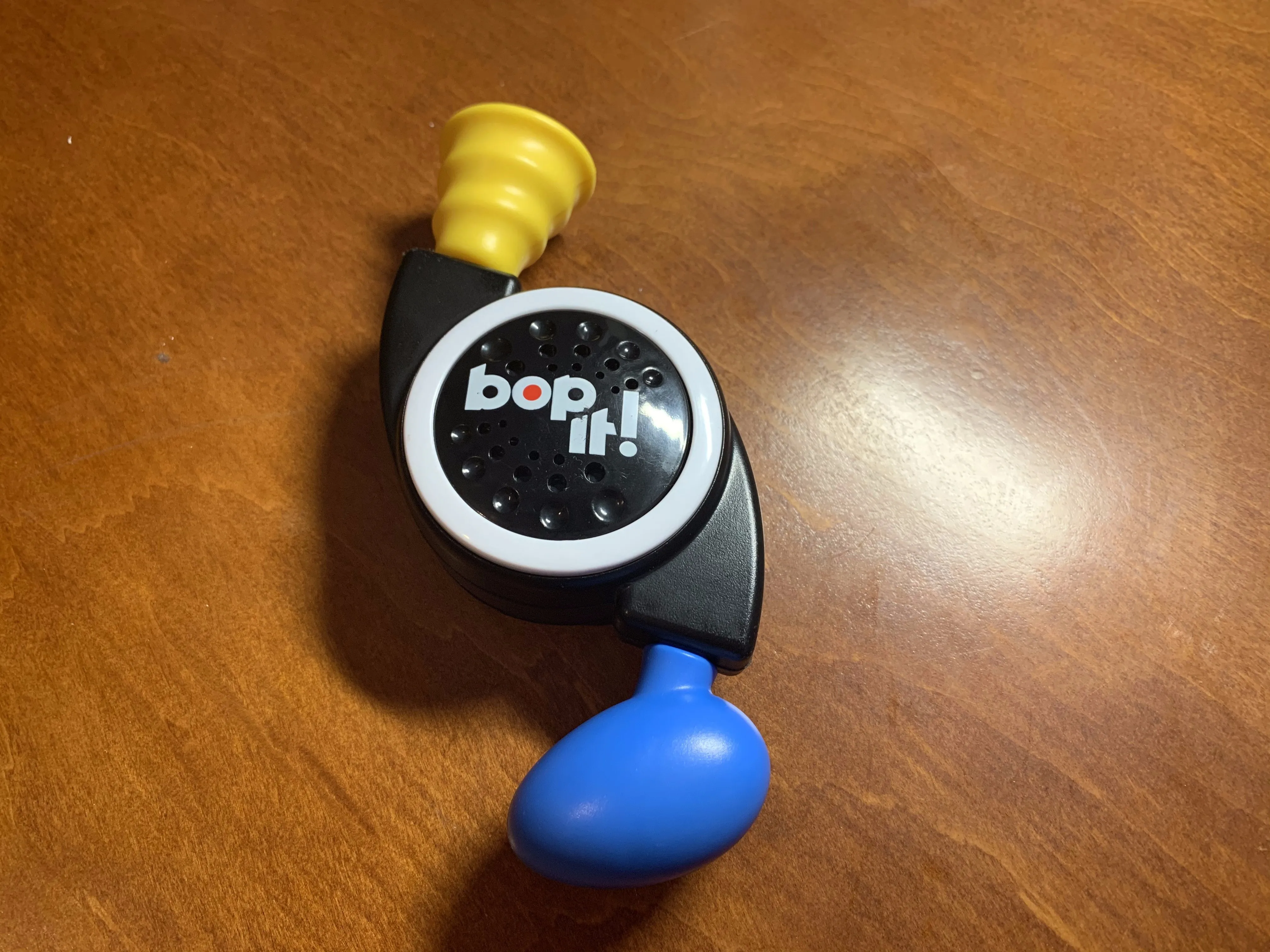 Hasbro Bop-It Micro Series Teardown, игрушка Bop-It: шаг 1, изображение 1 из 1