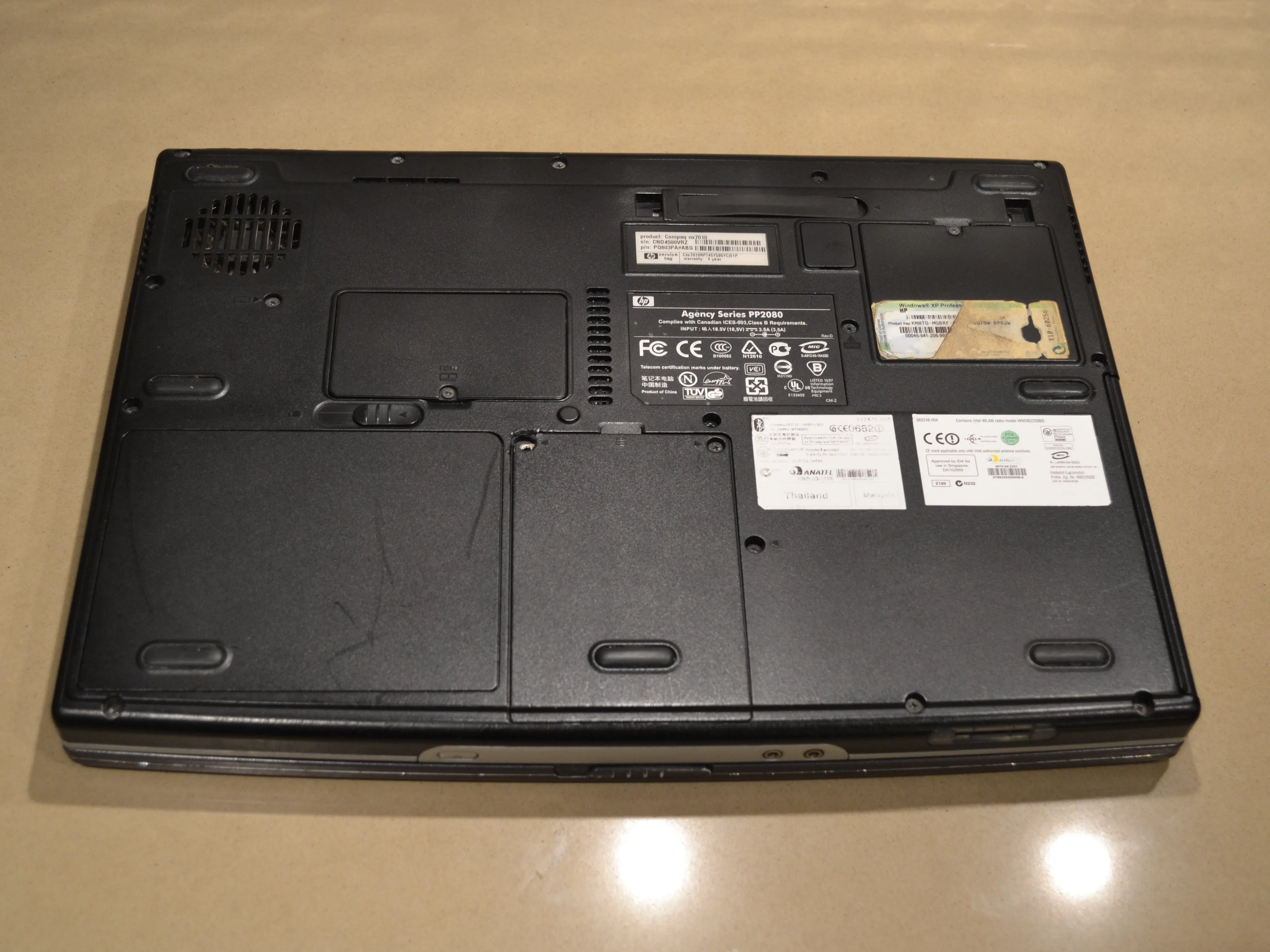 Разбор ноутбука HP Compaq nx7010 Business Notebook: шаг 3, изображение 1 из 1