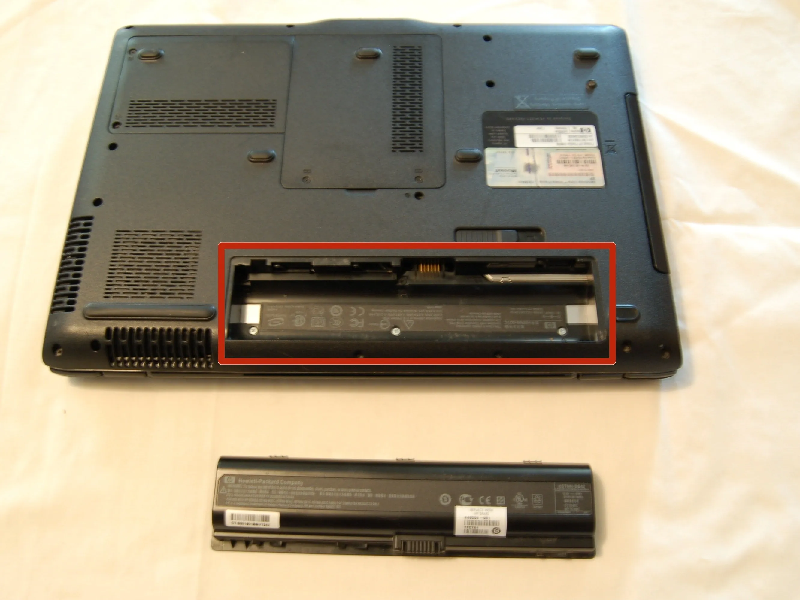 HP Pavilion dv6000 Teardown, HP Pavilion dv6000 Teardown: шаг 1, изображение 2 из 2