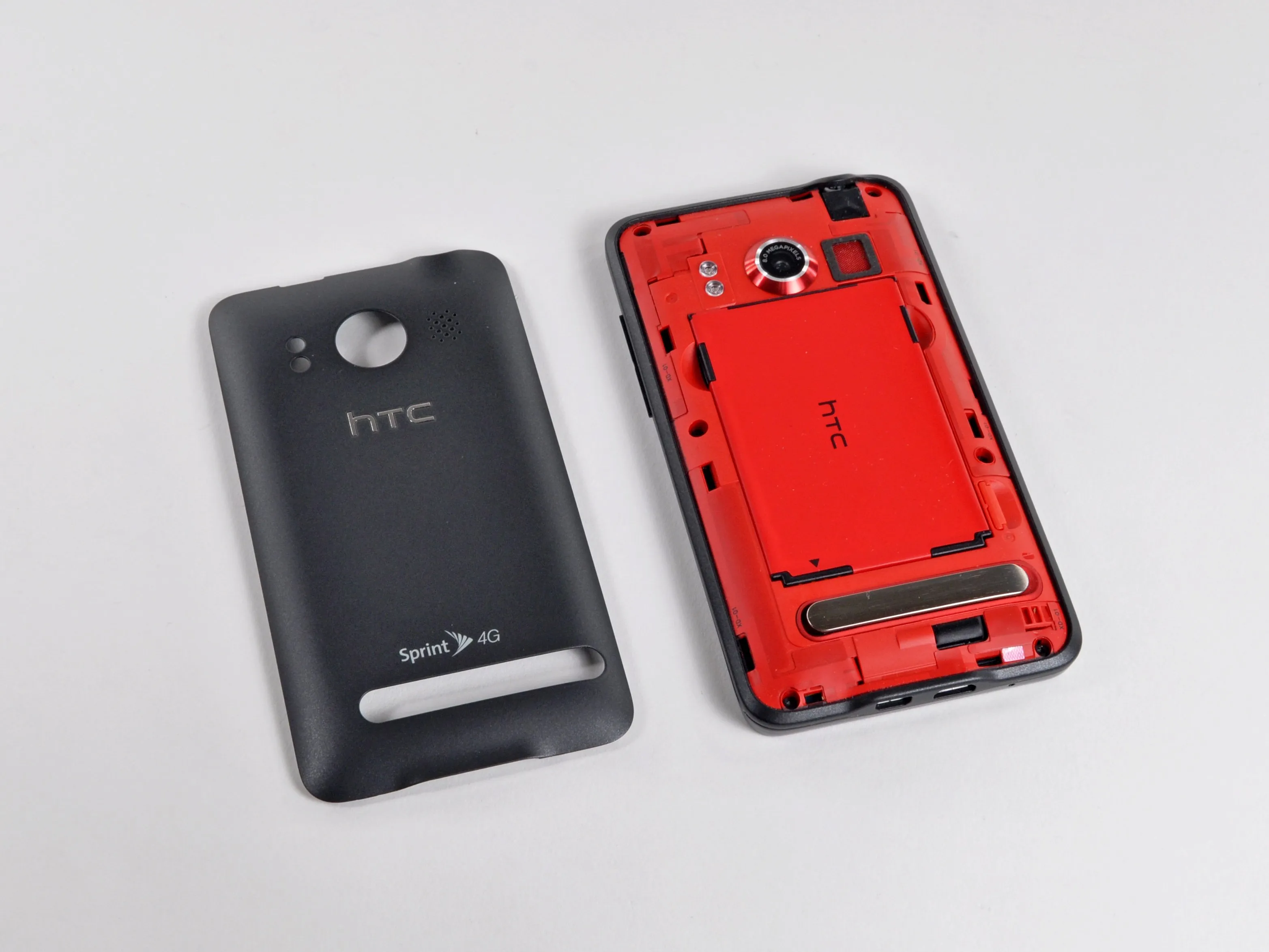 Разборка HTC Evo 4G: шаг 3, изображение 1 из 1