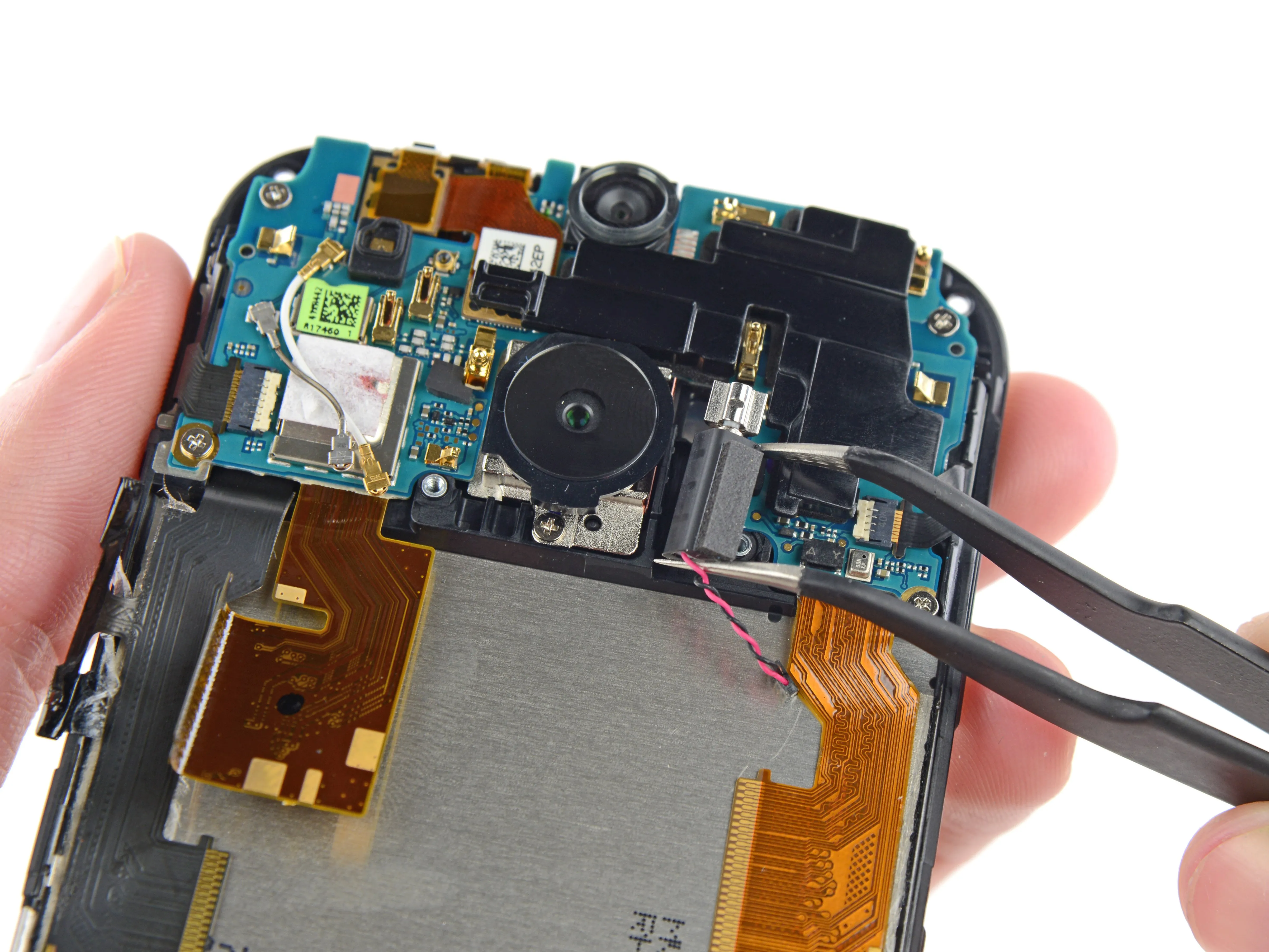 HTC One (M8) Teardown: шаг 12, изображение 1 из 3