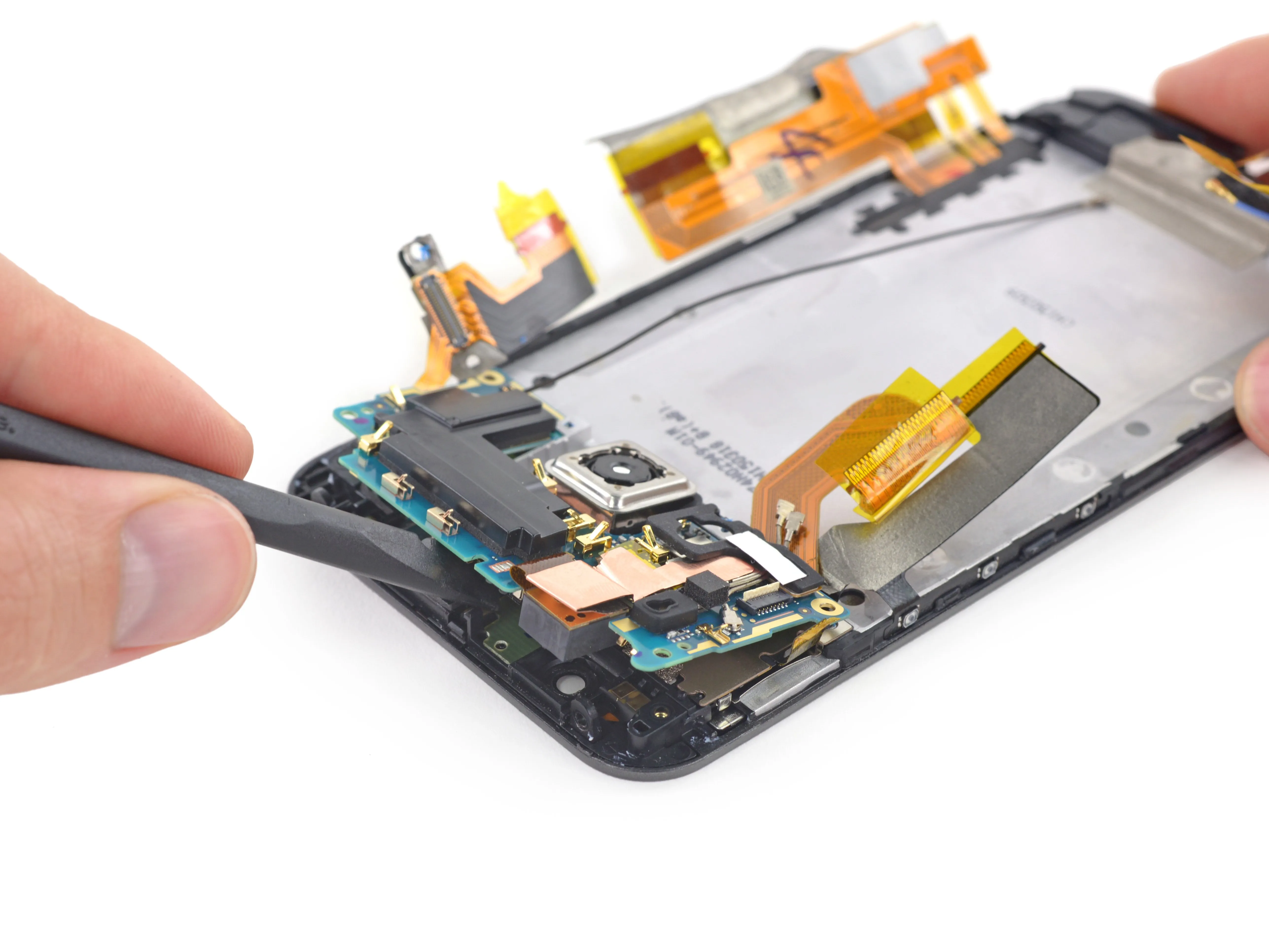 HTC One M9 Teardown: шаг 13, изображение 1 из 3