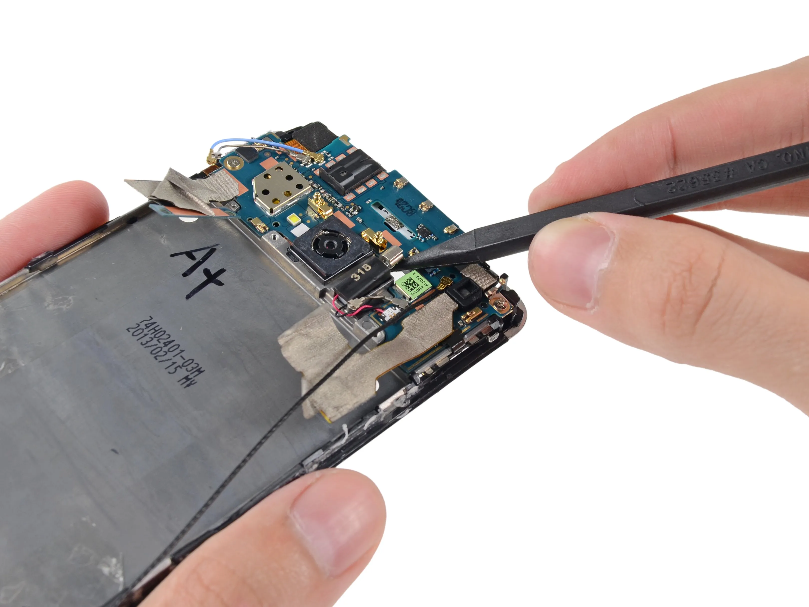 HTC One Teardown: шаг 13, изображение 1 из 2