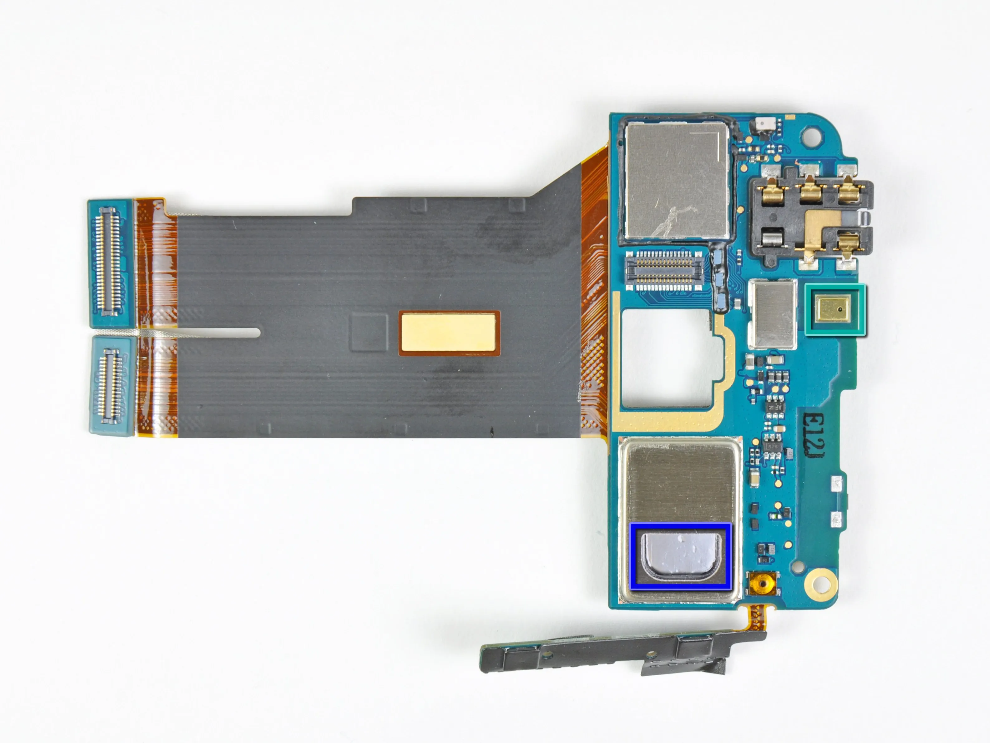 HTC Surround Teardown: шаг 16, изображение 2 из 2