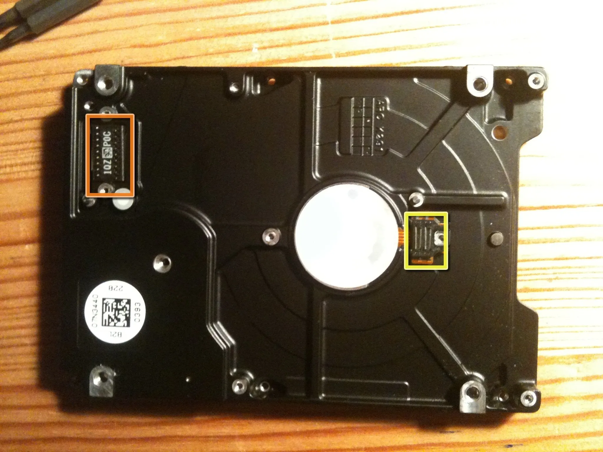 IBM Travelstar DJSA-220 2.5'' Hard Drive Teardown, Looking at the Drive: step 4, image 1 of 1