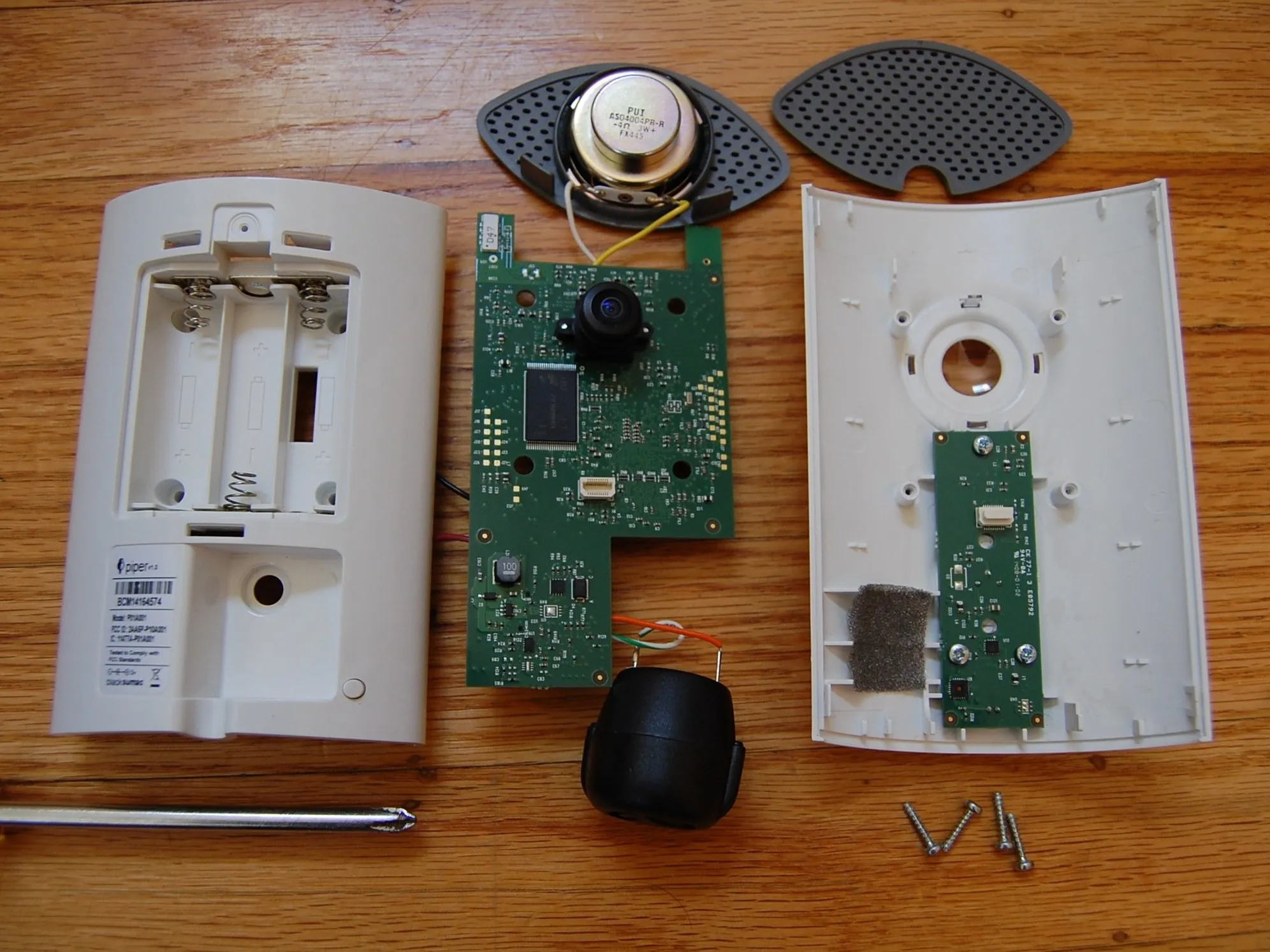 iControl Networks Piper Teardown, Что's Inside: step 2, image 2 of 3