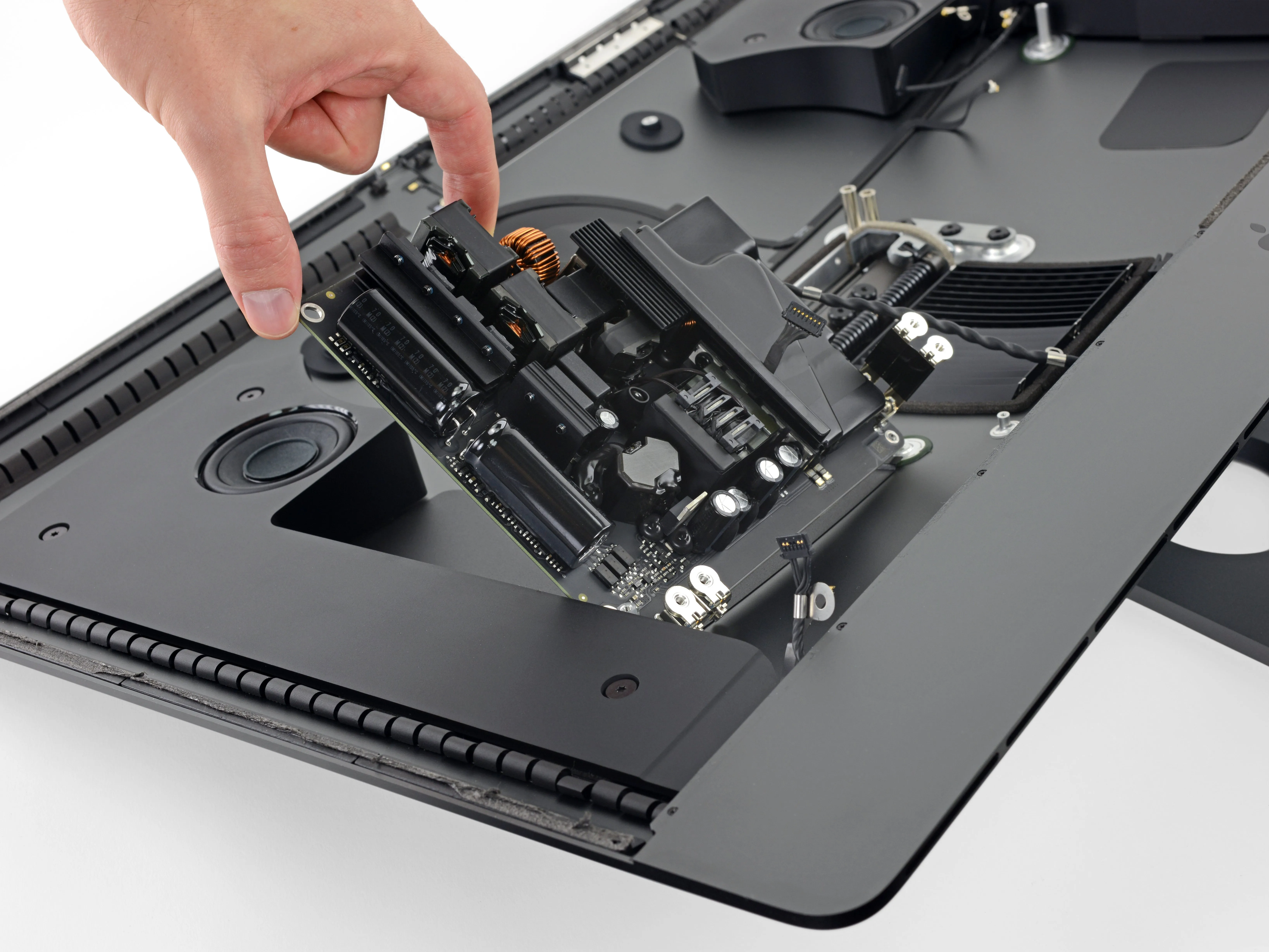 iMac Pro Teardown: шаг 13, изображение 1 из 3