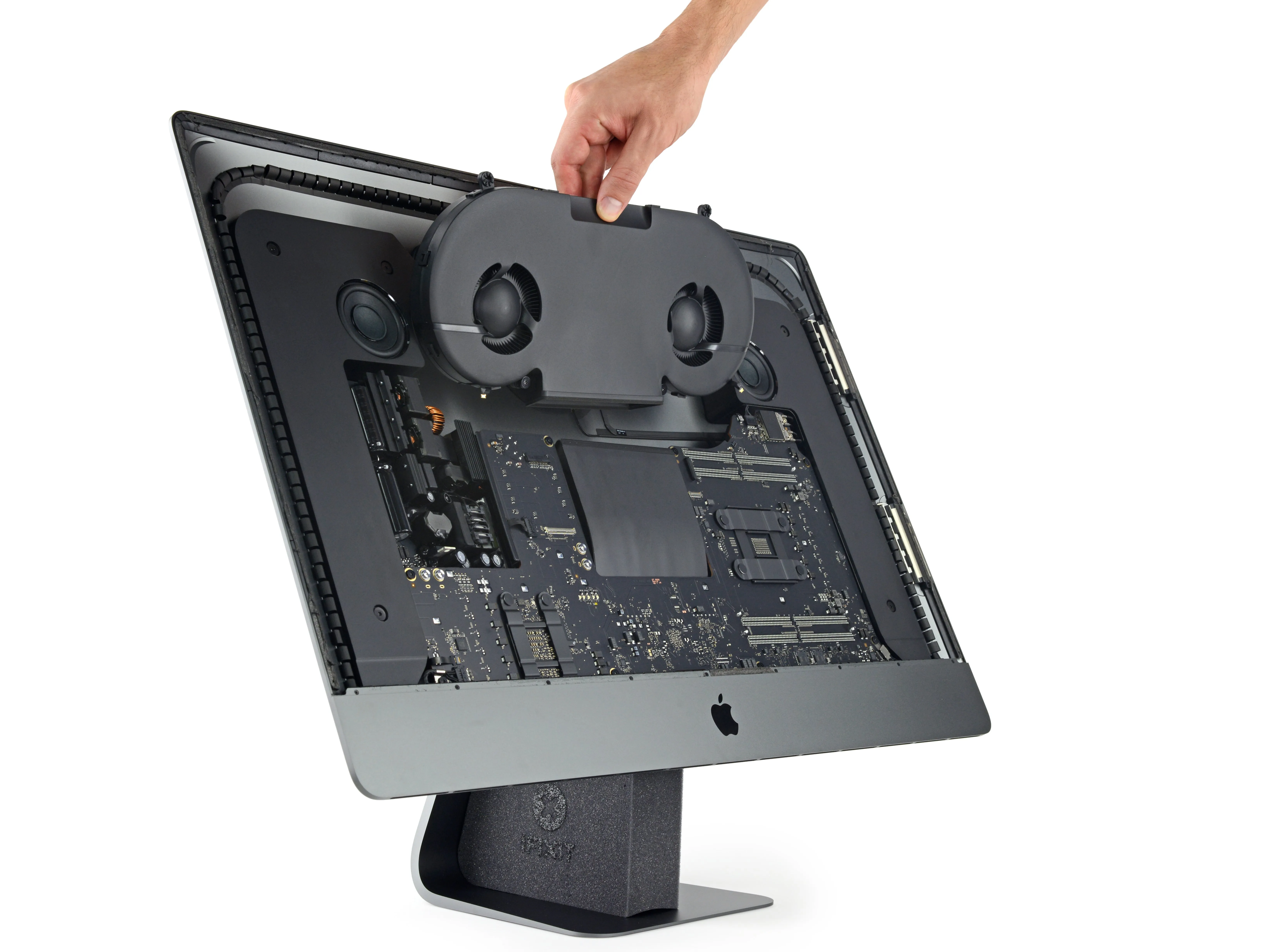 iMac Pro Teardown: шаг 5, изображение 2 из 3