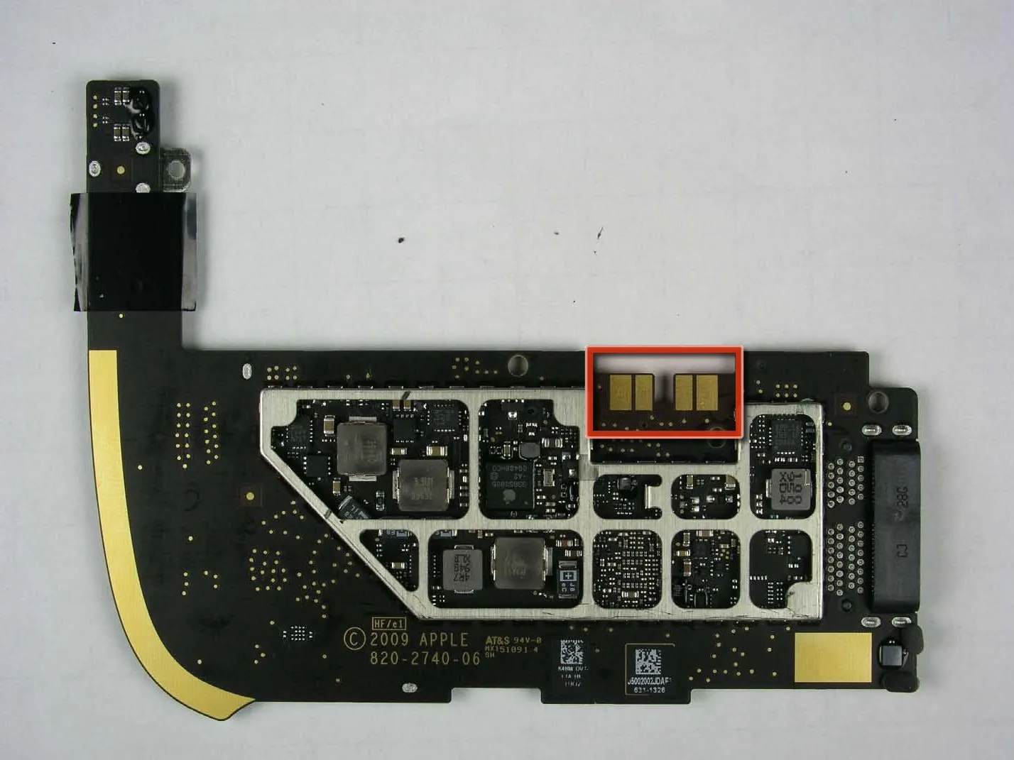 Разборка iPad FCC: шаг 2, изображение 1 из 2