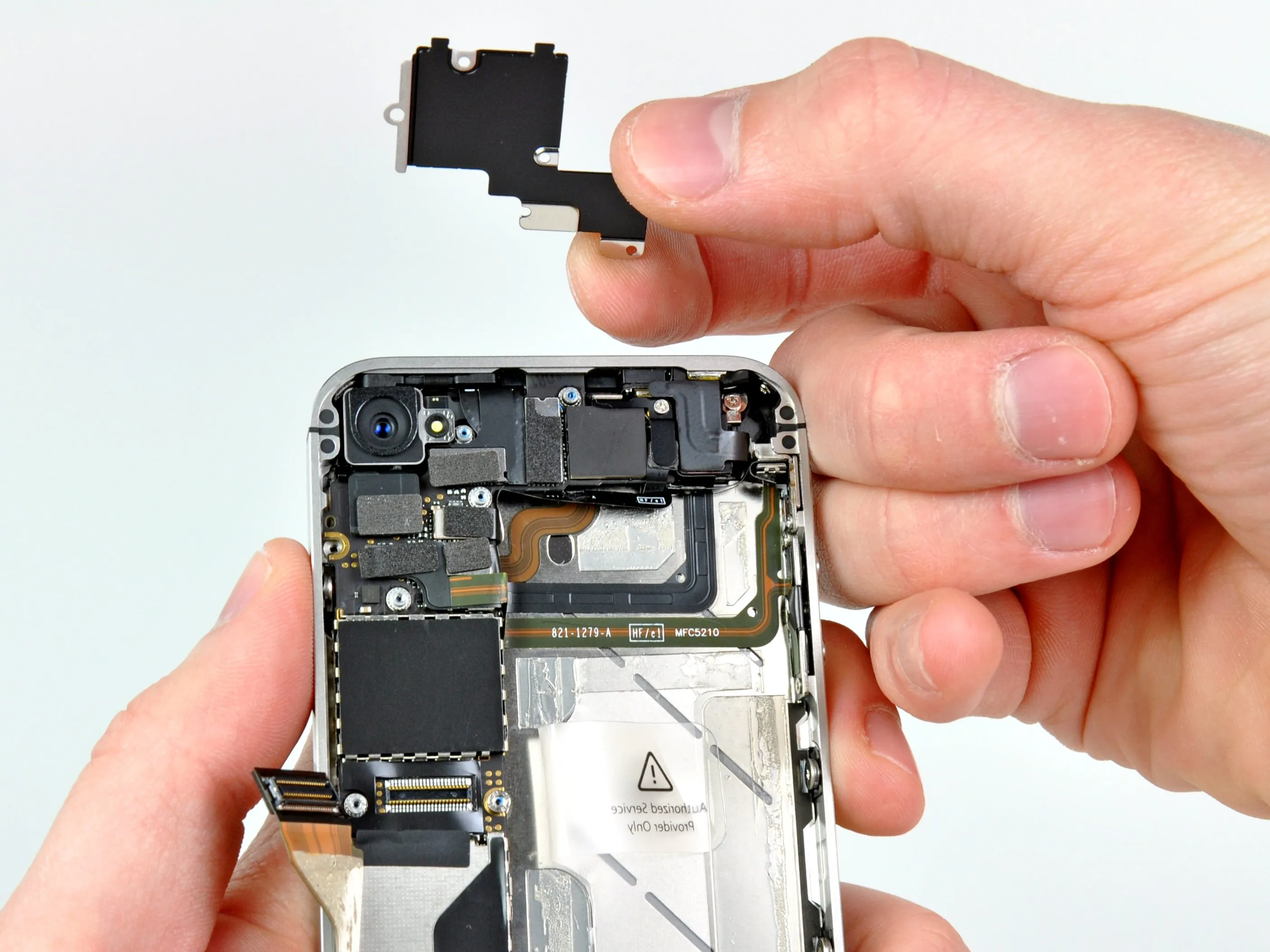 iPhone 4 Verizon Teardown: шаг 10, изображение 2 из 2