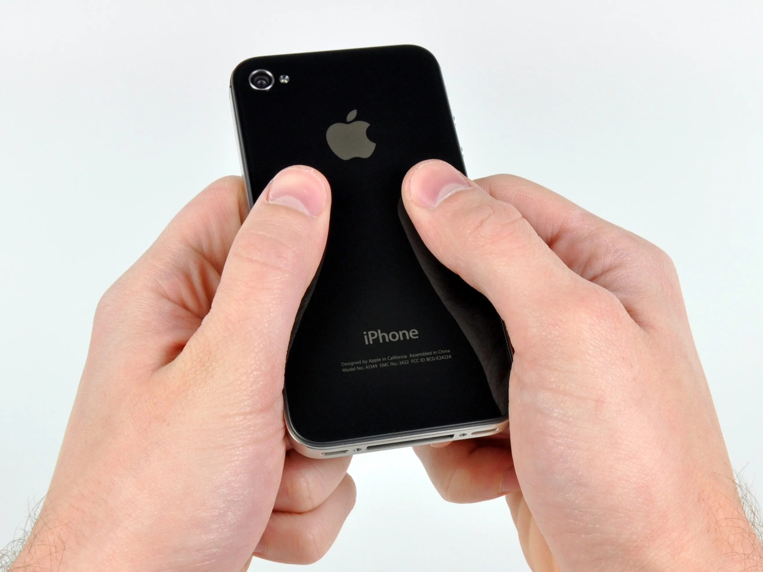 Разбор iPhone 4 Verizon: шаг 5, изображение 1 из 3