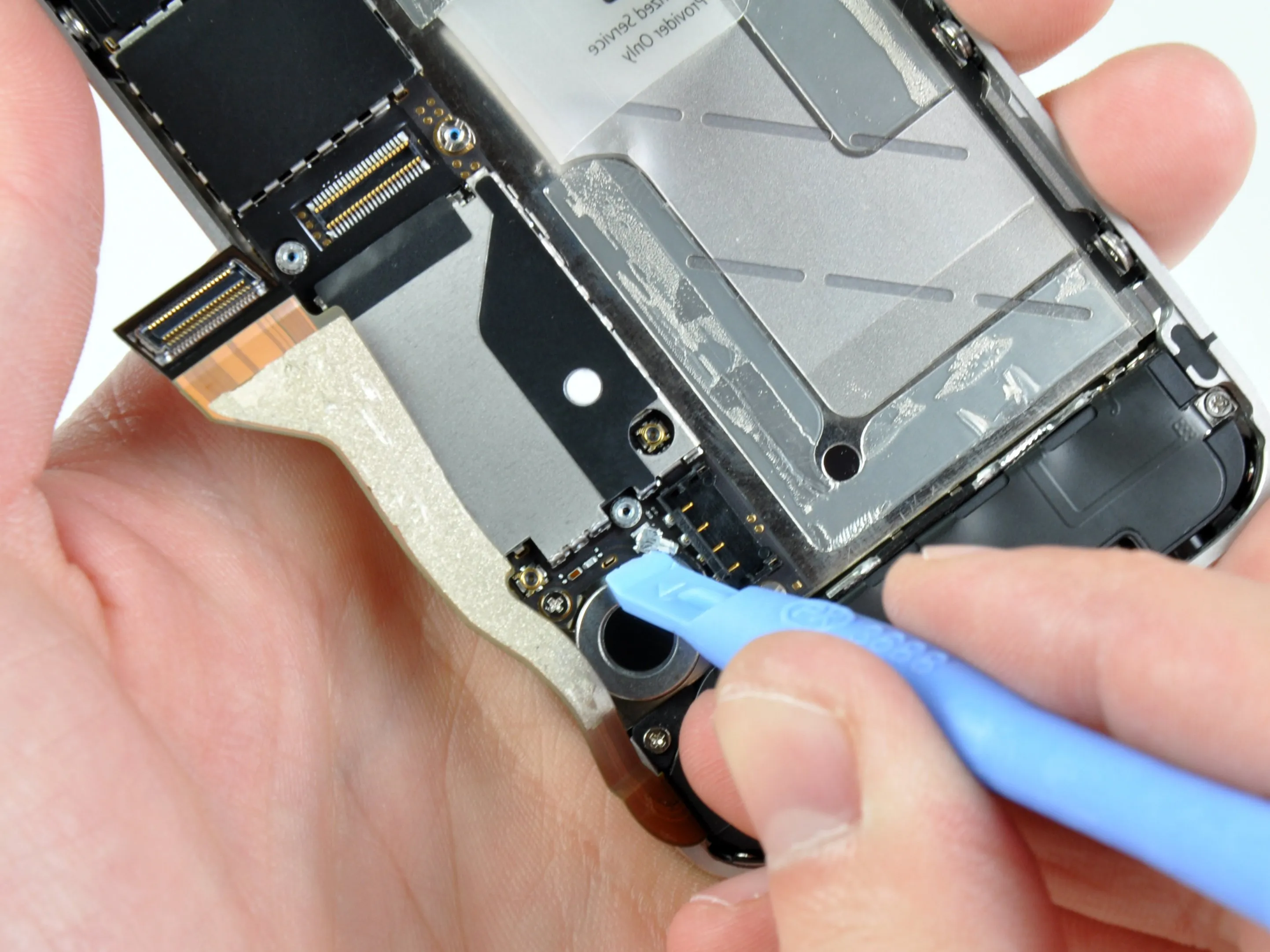 iPhone 4 Verizon Teardown: шаг 9, изображение 2 из 3