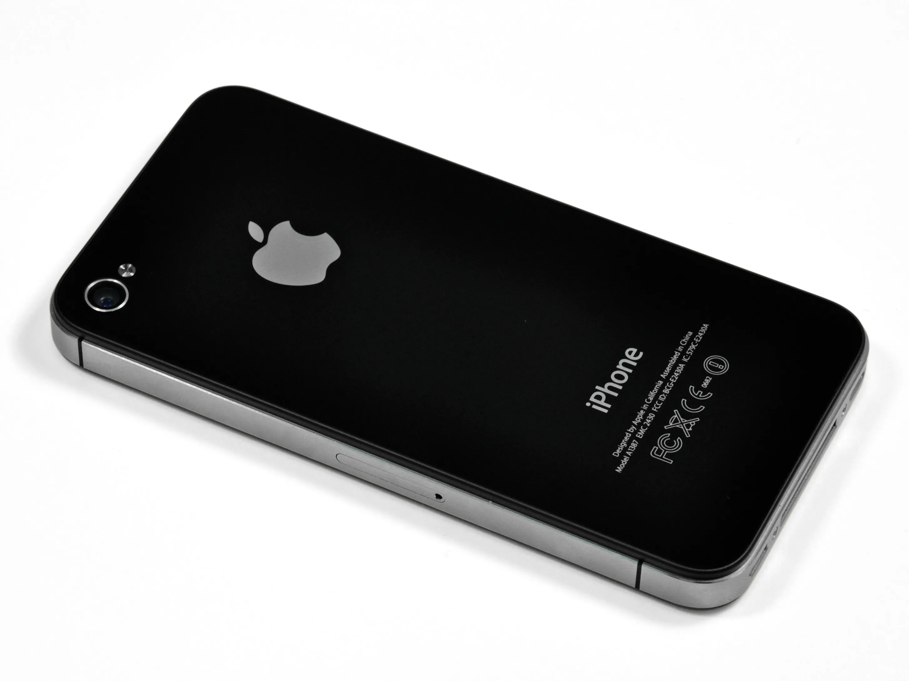 Разборка iPhone 4S: шаг 2, изображение 2 из 3