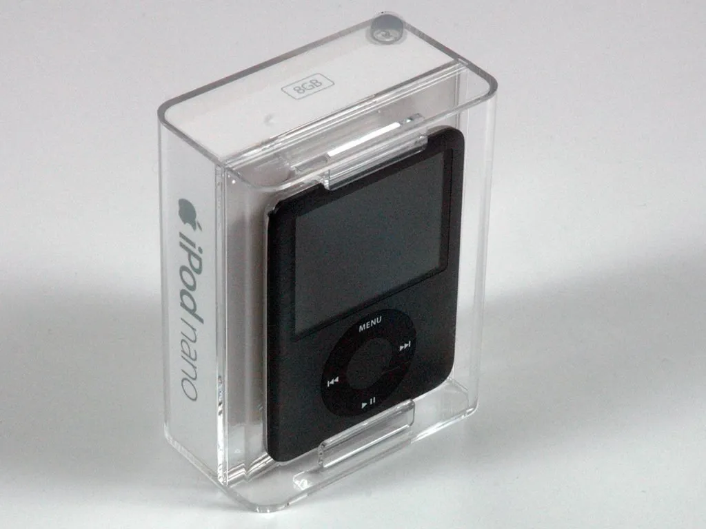 Разборка iPod Nano 3-го поколения, разборка iPod Nano 3-го поколения: шаг 1, изображение 1 из 1