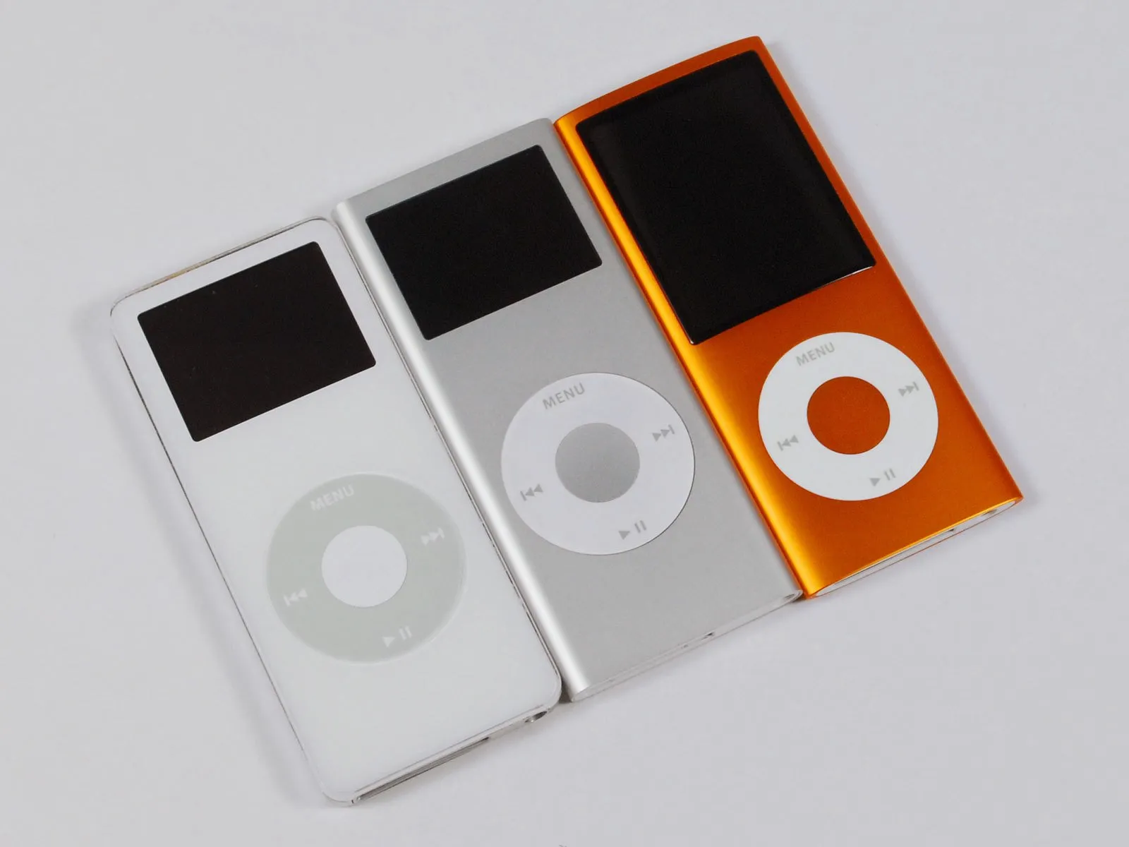 Разбор iPod Nano 4-го поколения: шаг 4, изображение 1 из 1