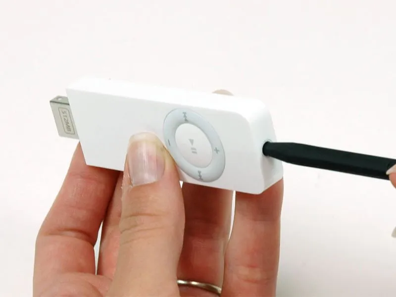 Разбор iPod Shuffle 1-го поколения: шаг 6, изображение 1 из 1