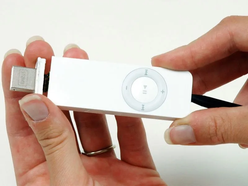 Разбор iPod Shuffle 1-го поколения: шаг 7, изображение 1 из 1