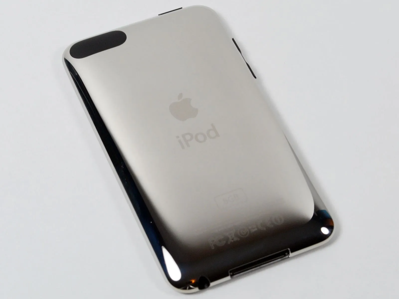 Разбор iPod Touch 2-го поколения: шаг 3, изображение 1 из 1