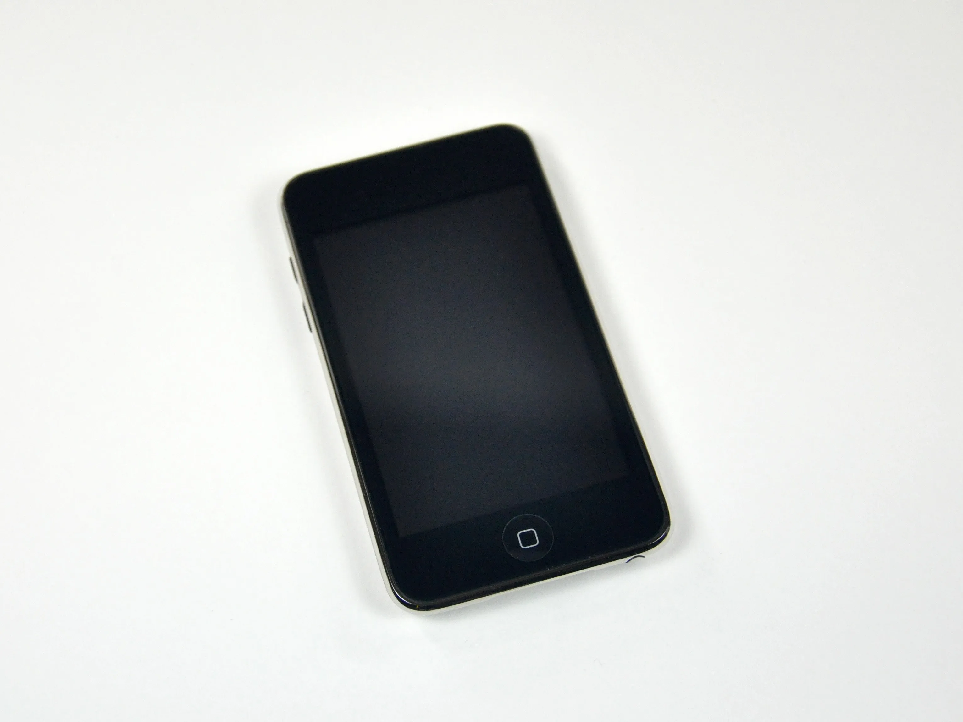 Разборка iPod Touch 3-го поколения: шаг 2, изображение 1 из 1