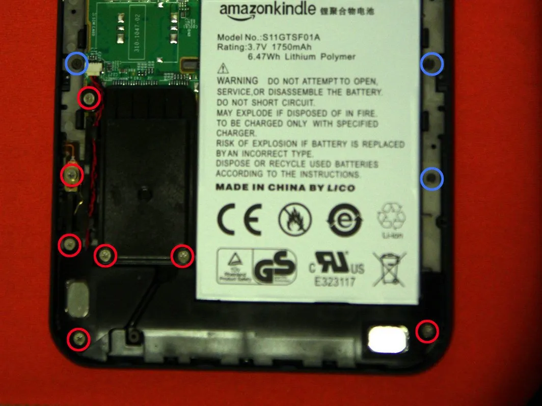 Kindle 3 Teardown: шаг 2, изображение 2 из 2