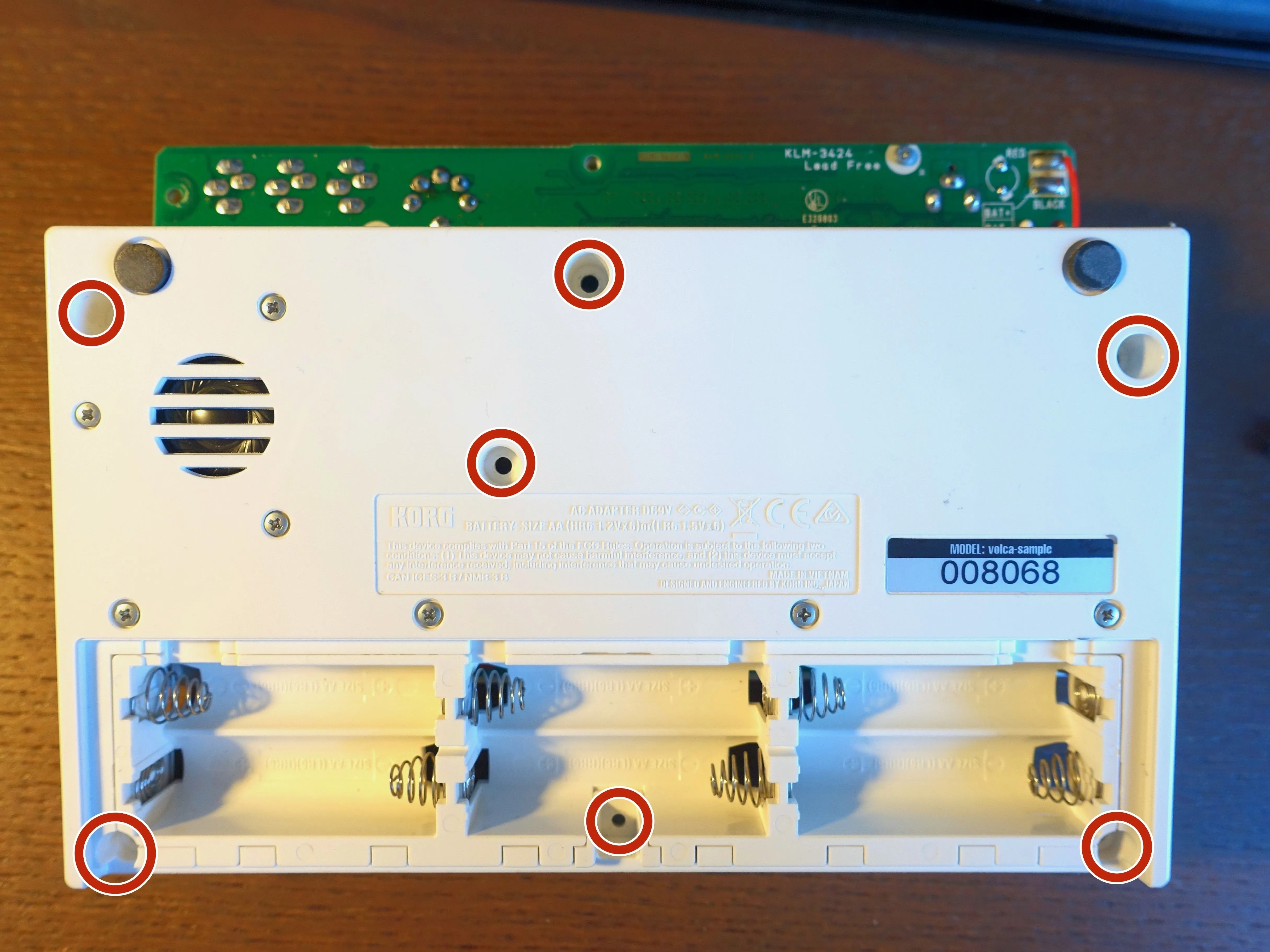 Разборка KORG Volca Sample