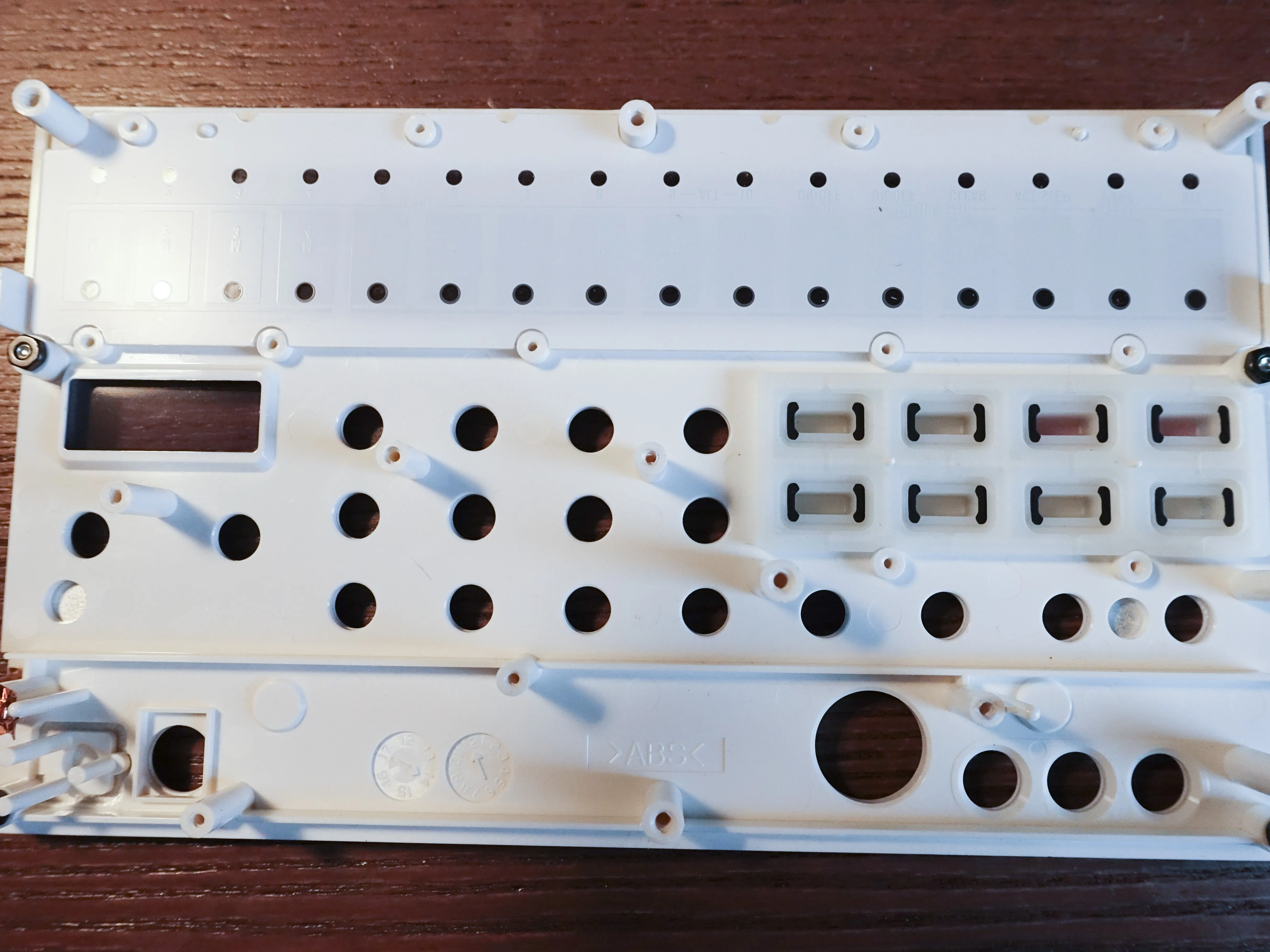 KORG Volca Sample Teardown: шаг 4, изображение 2 из 2