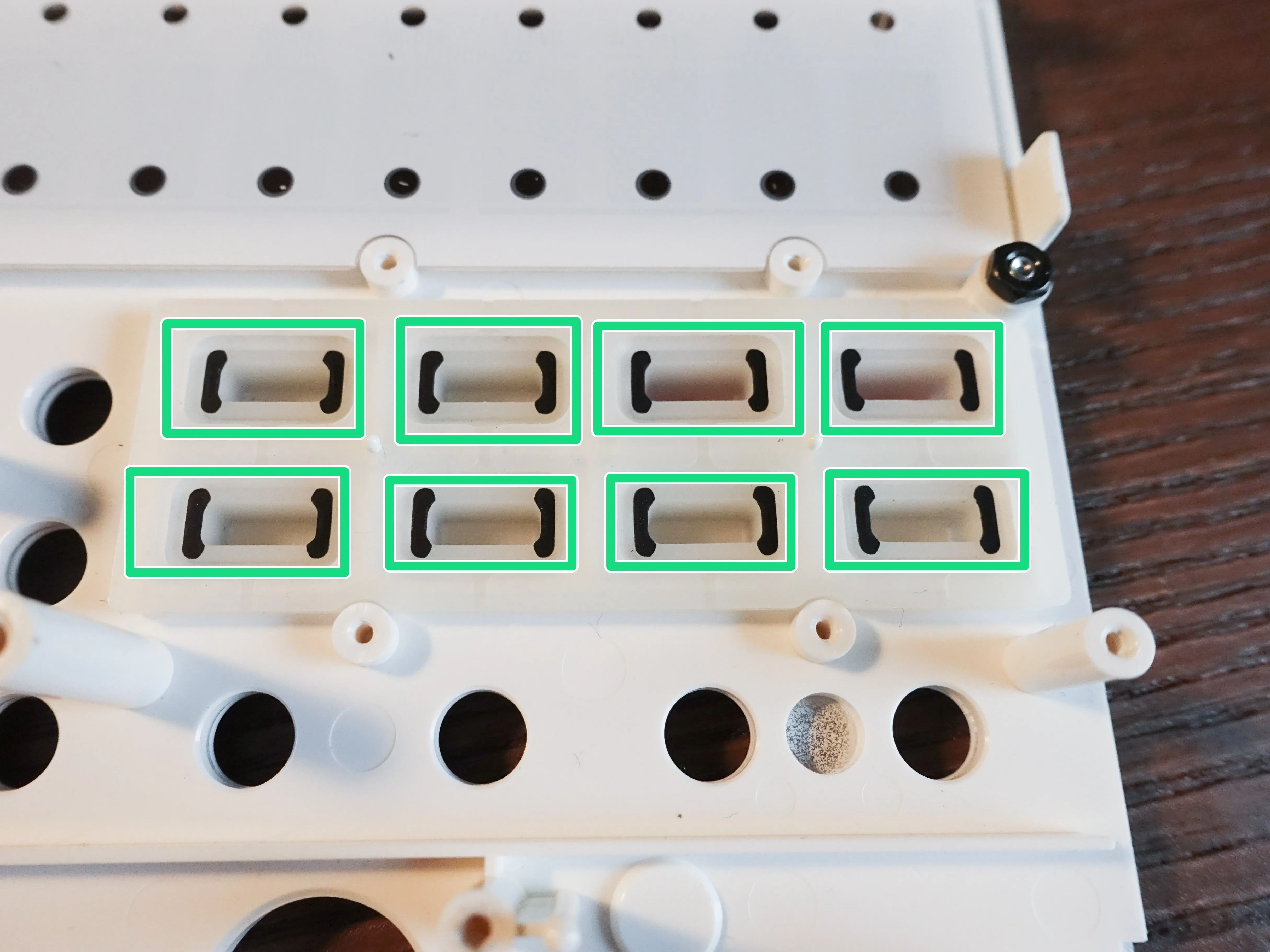 KORG Volca Sample Teardown, кнопки PART, MUTE, FUNC, WRITE и т.д.: шаг 3, изображение 2 из 2